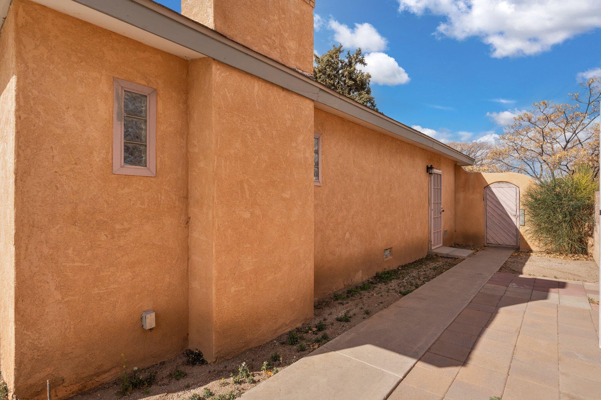 9812 MCKNIGHT Avenue NE