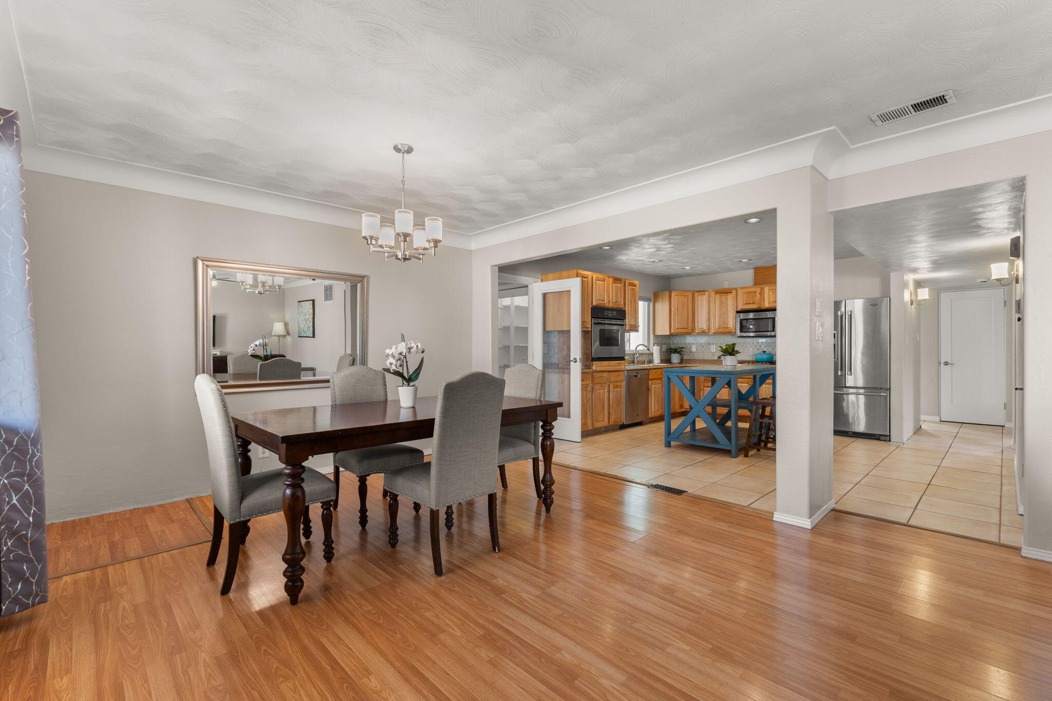 9812 MCKNIGHT Avenue NE