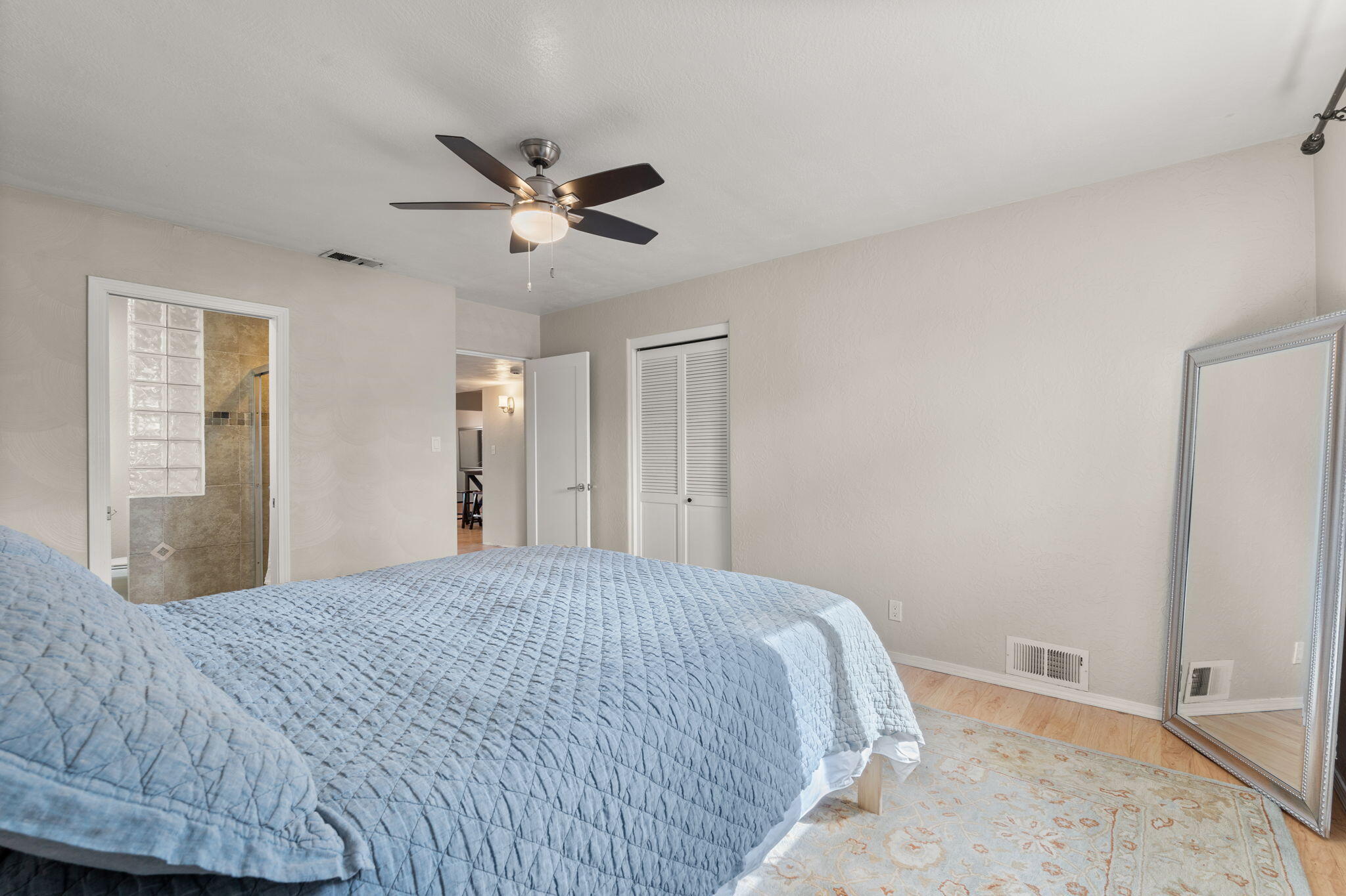 9812 MCKNIGHT Avenue NE