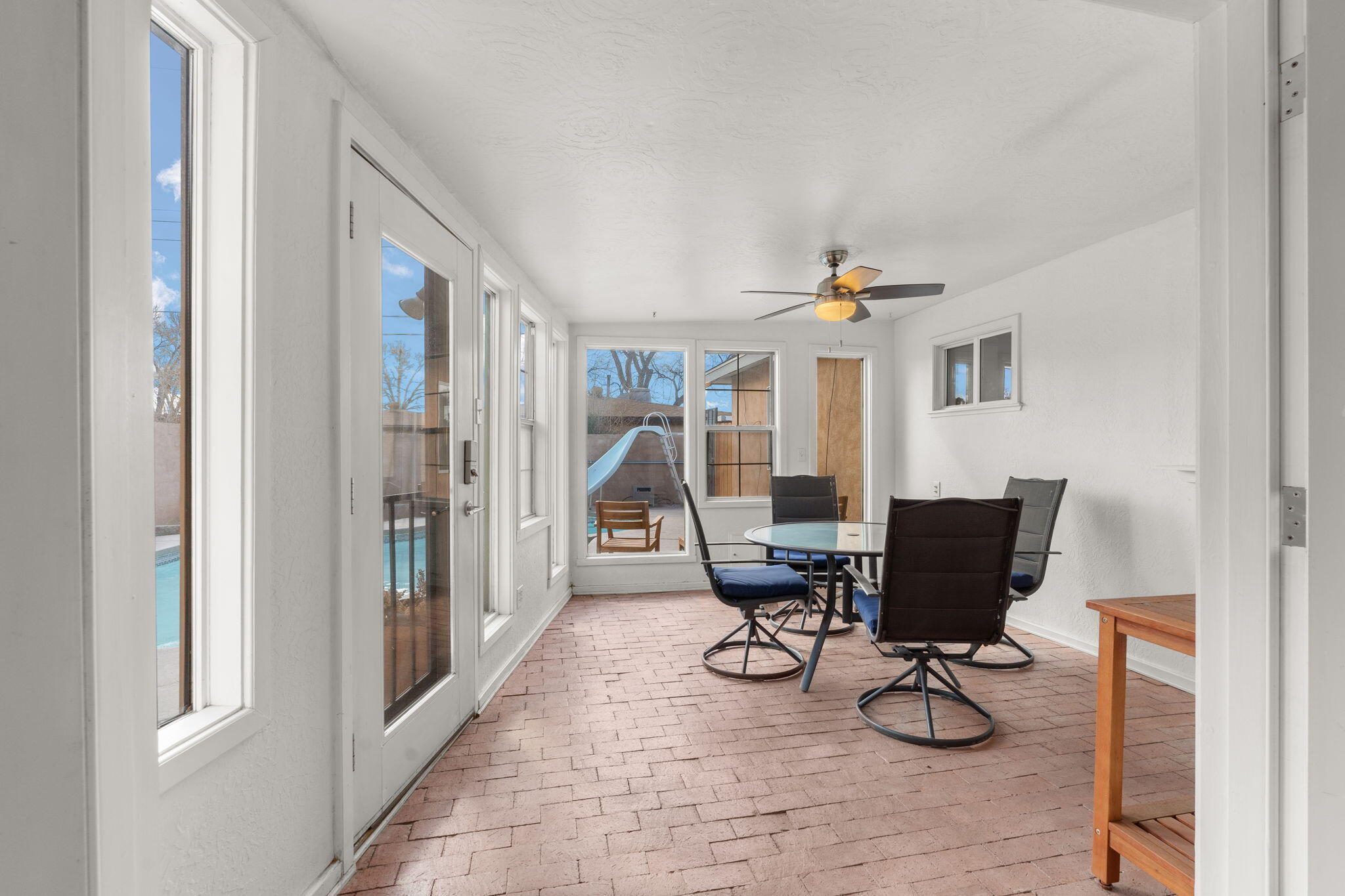 9812 MCKNIGHT Avenue NE