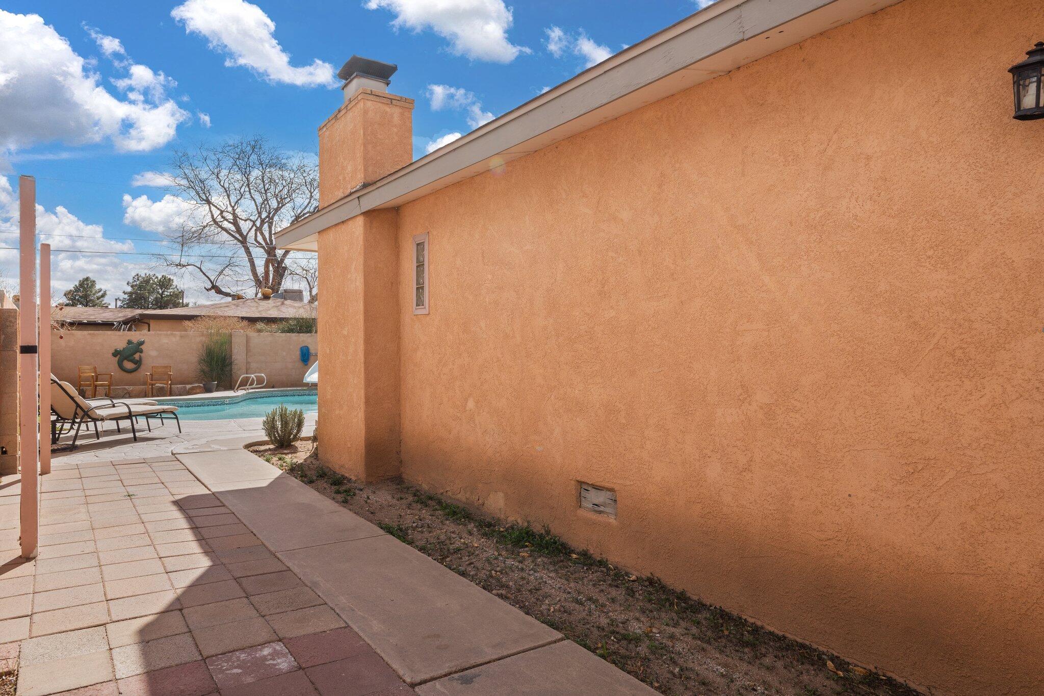 9812 MCKNIGHT Avenue NE