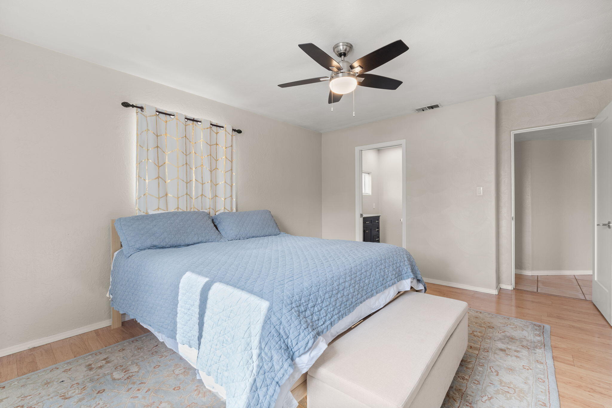 9812 MCKNIGHT Avenue NE