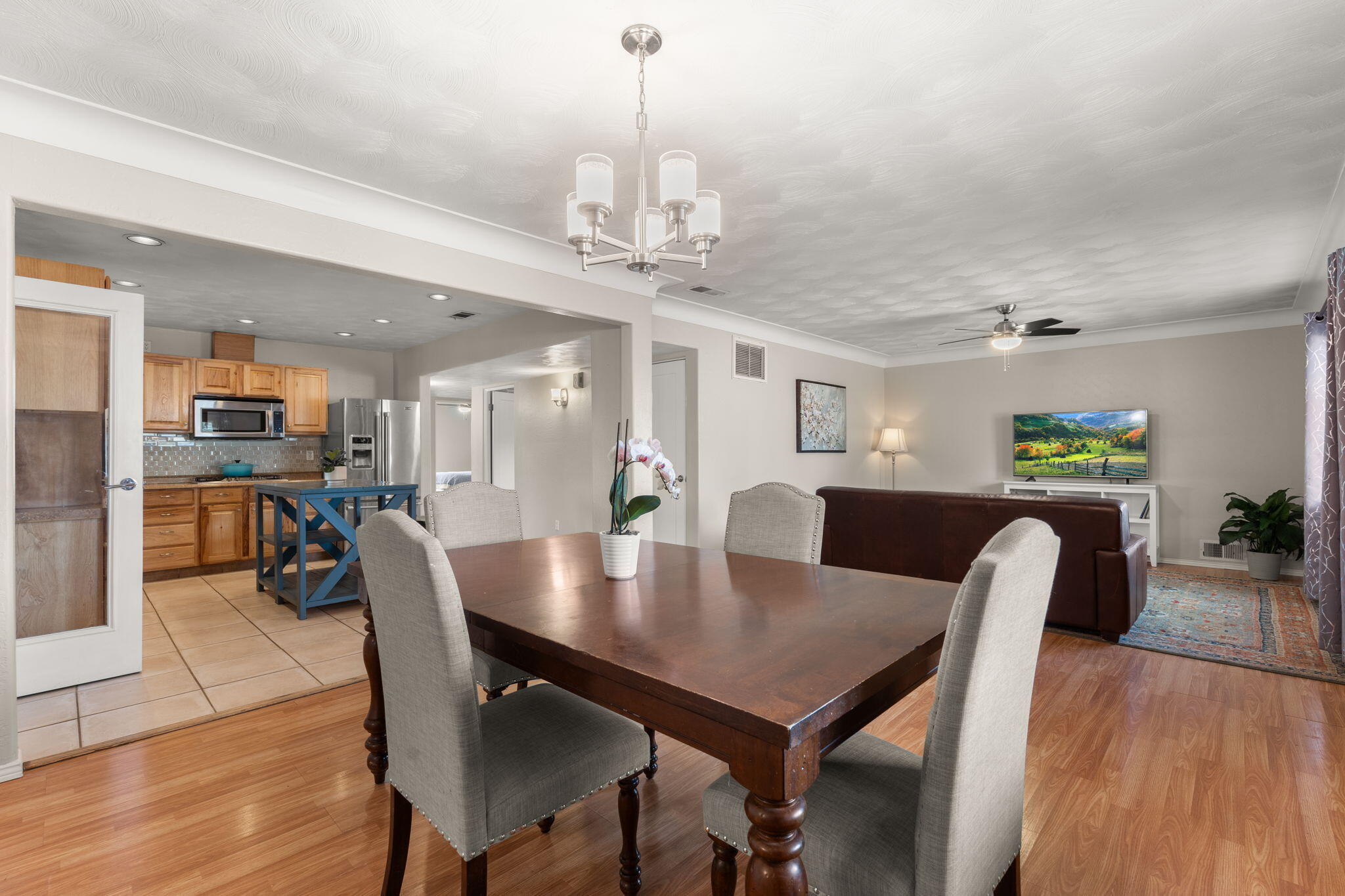 9812 MCKNIGHT Avenue NE