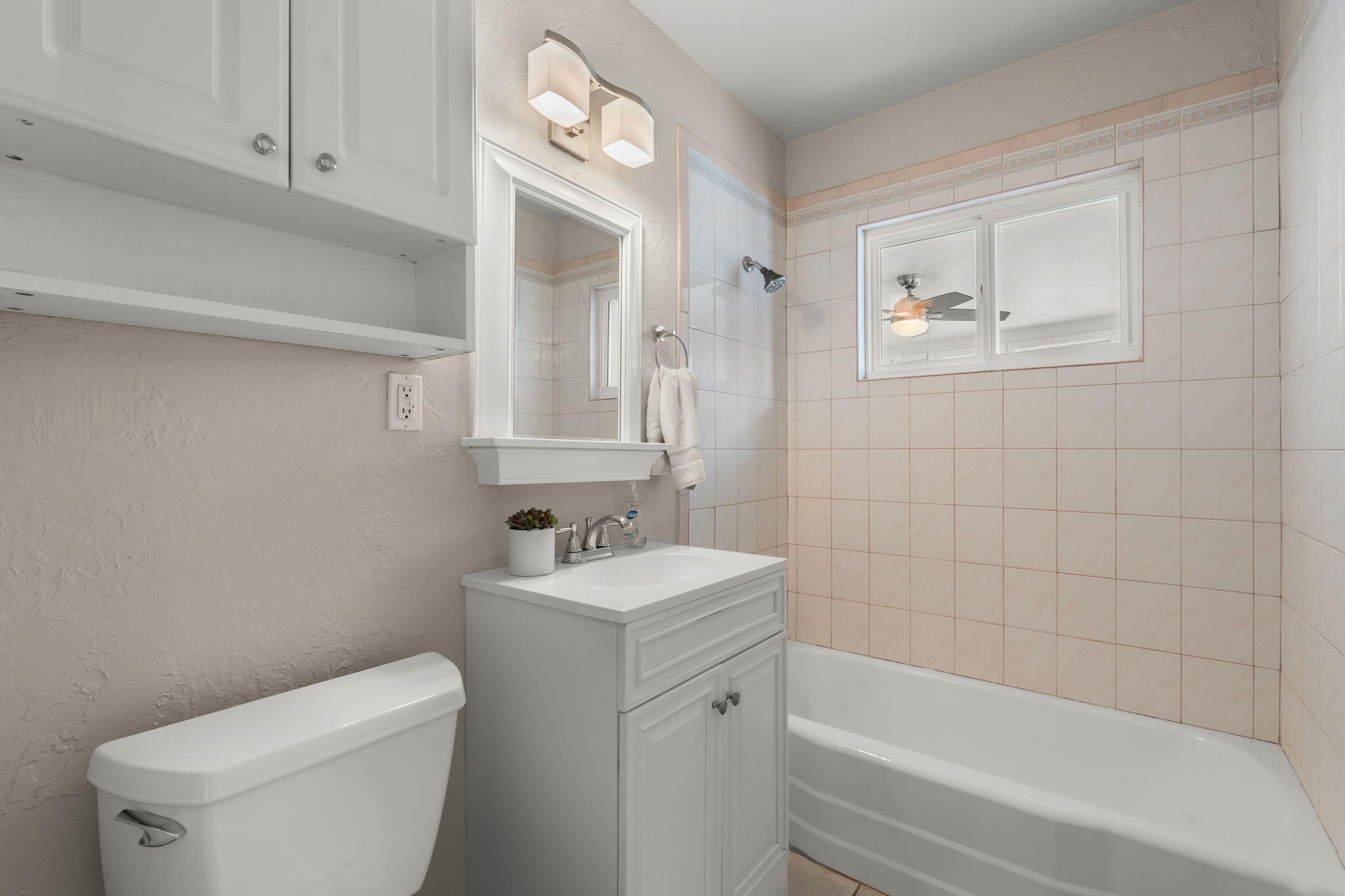 9812 MCKNIGHT Avenue NE