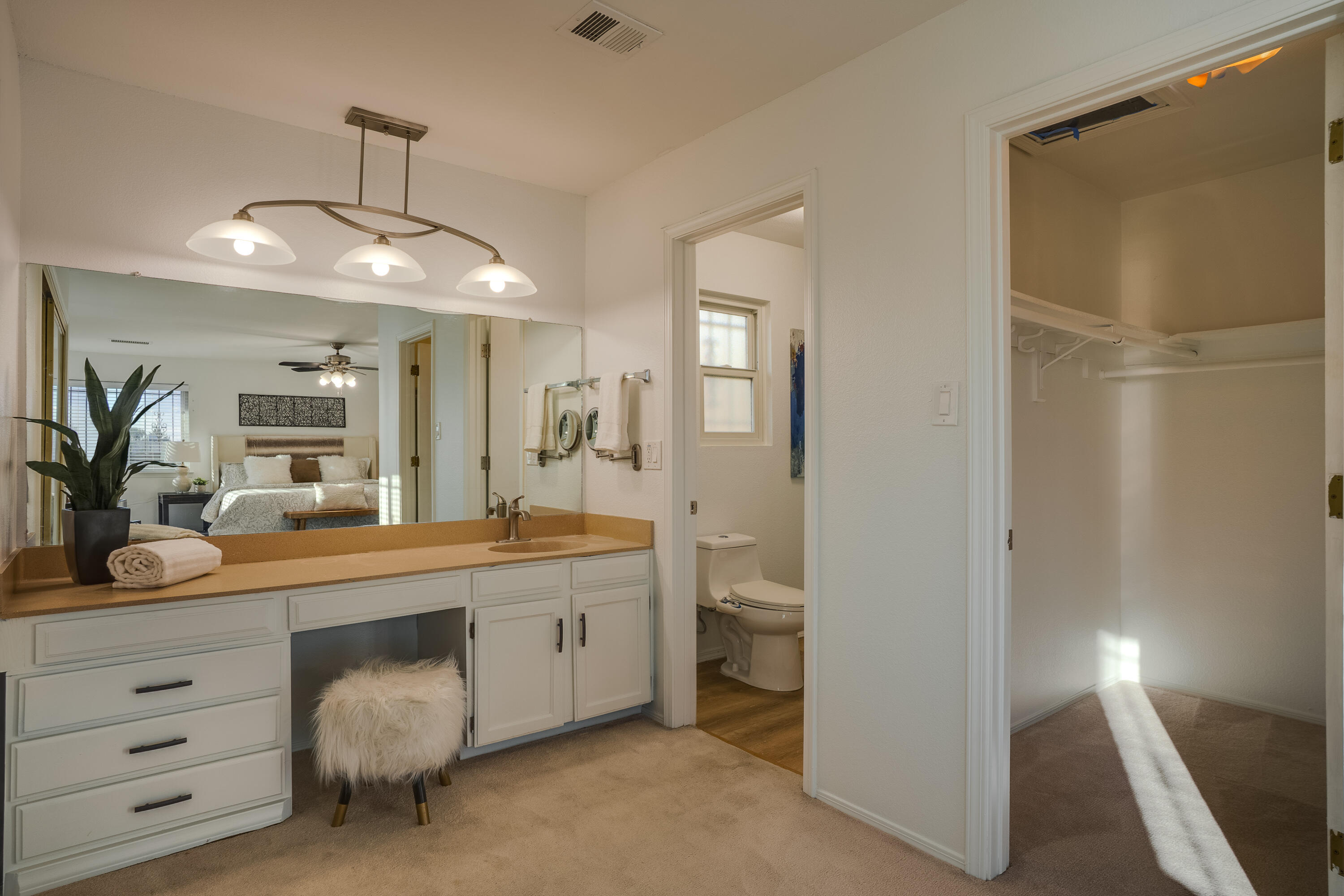 9605 LA PLAYA Street NE