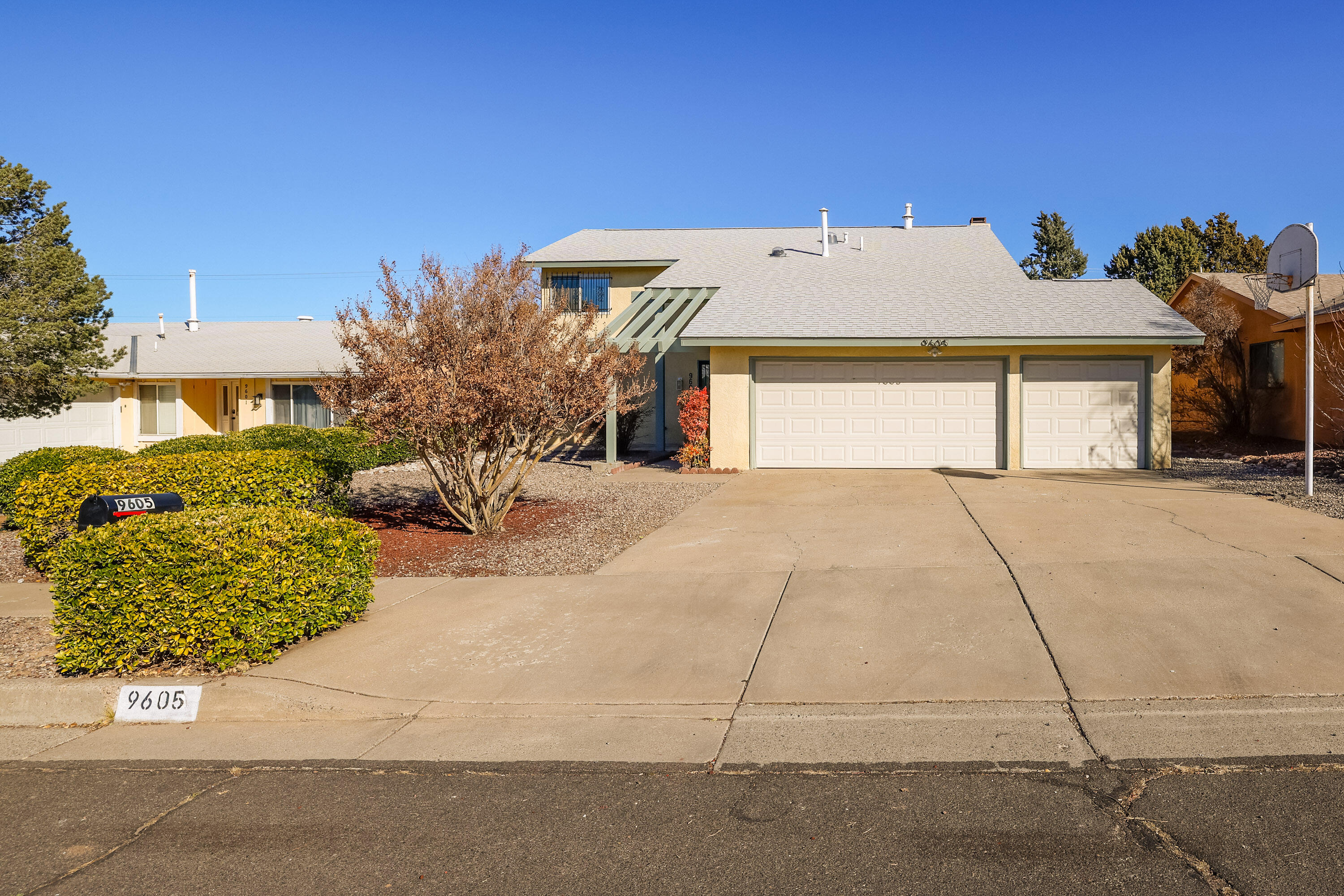 9605 LA PLAYA Street NE