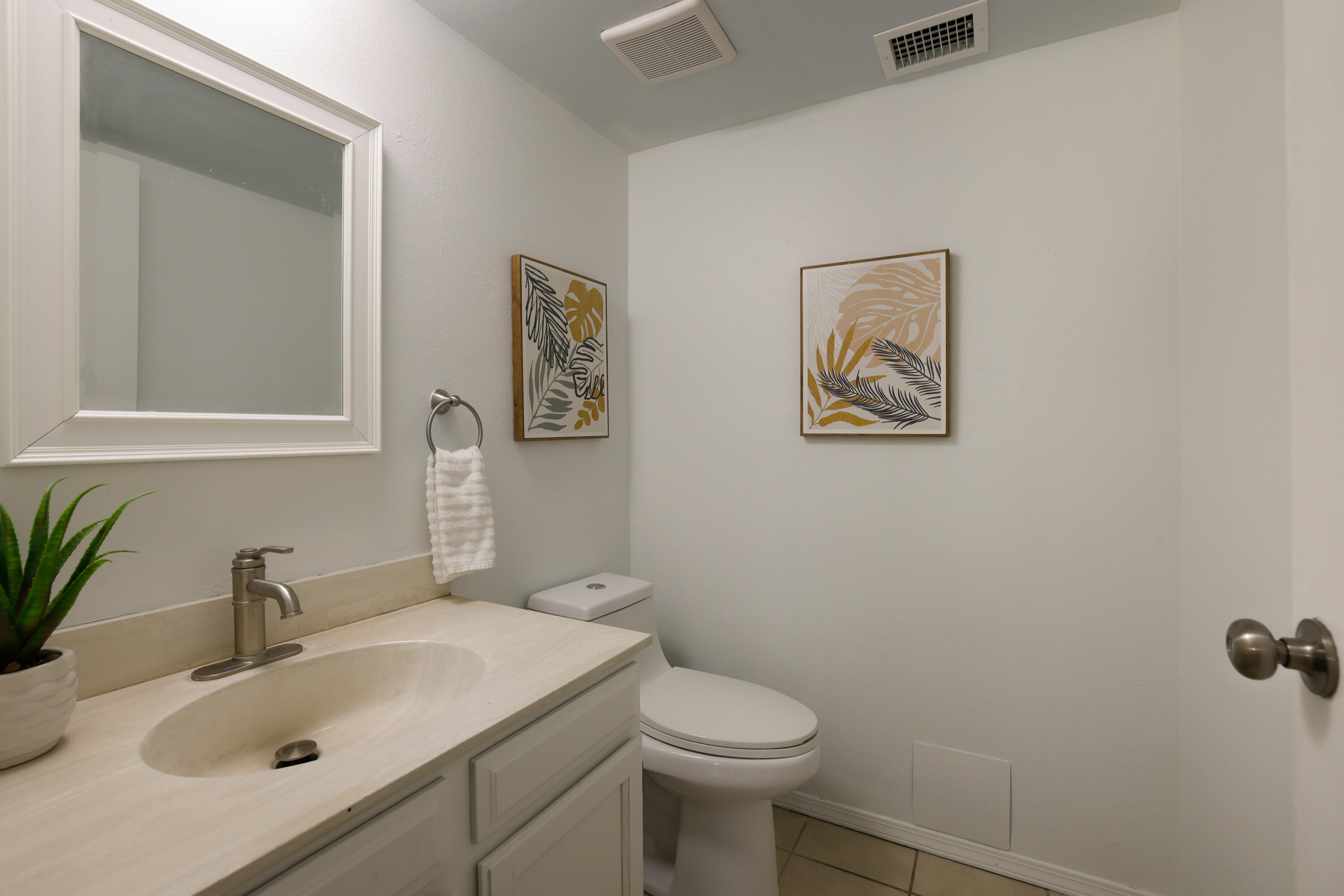 9605 LA PLAYA Street NE