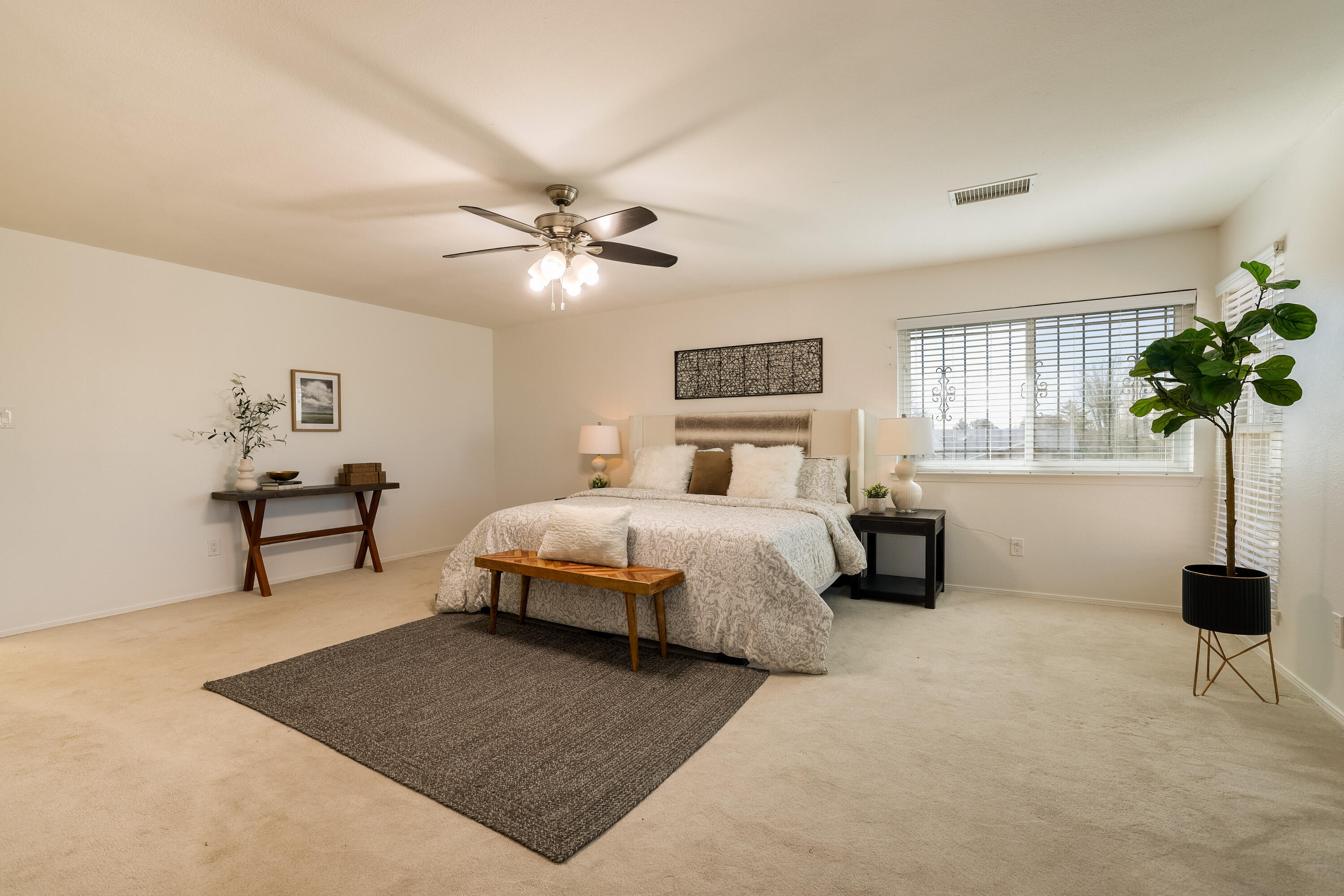 9605 LA PLAYA Street NE