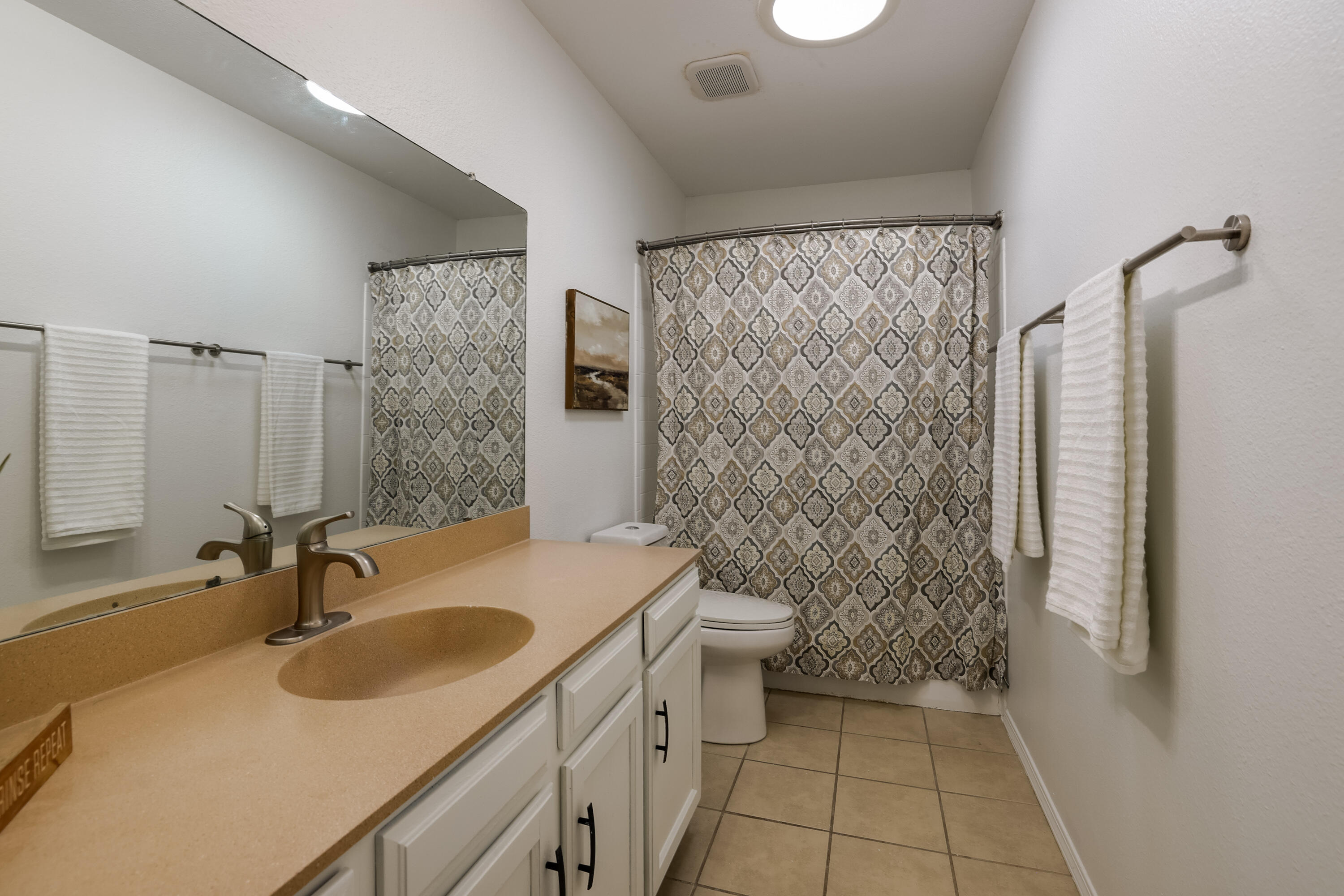 9605 LA PLAYA Street NE