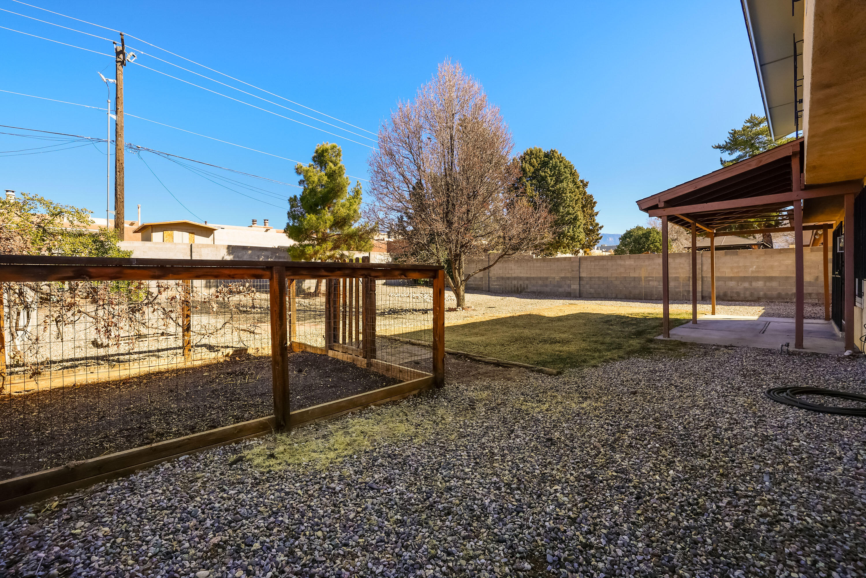 9605 LA PLAYA Street NE