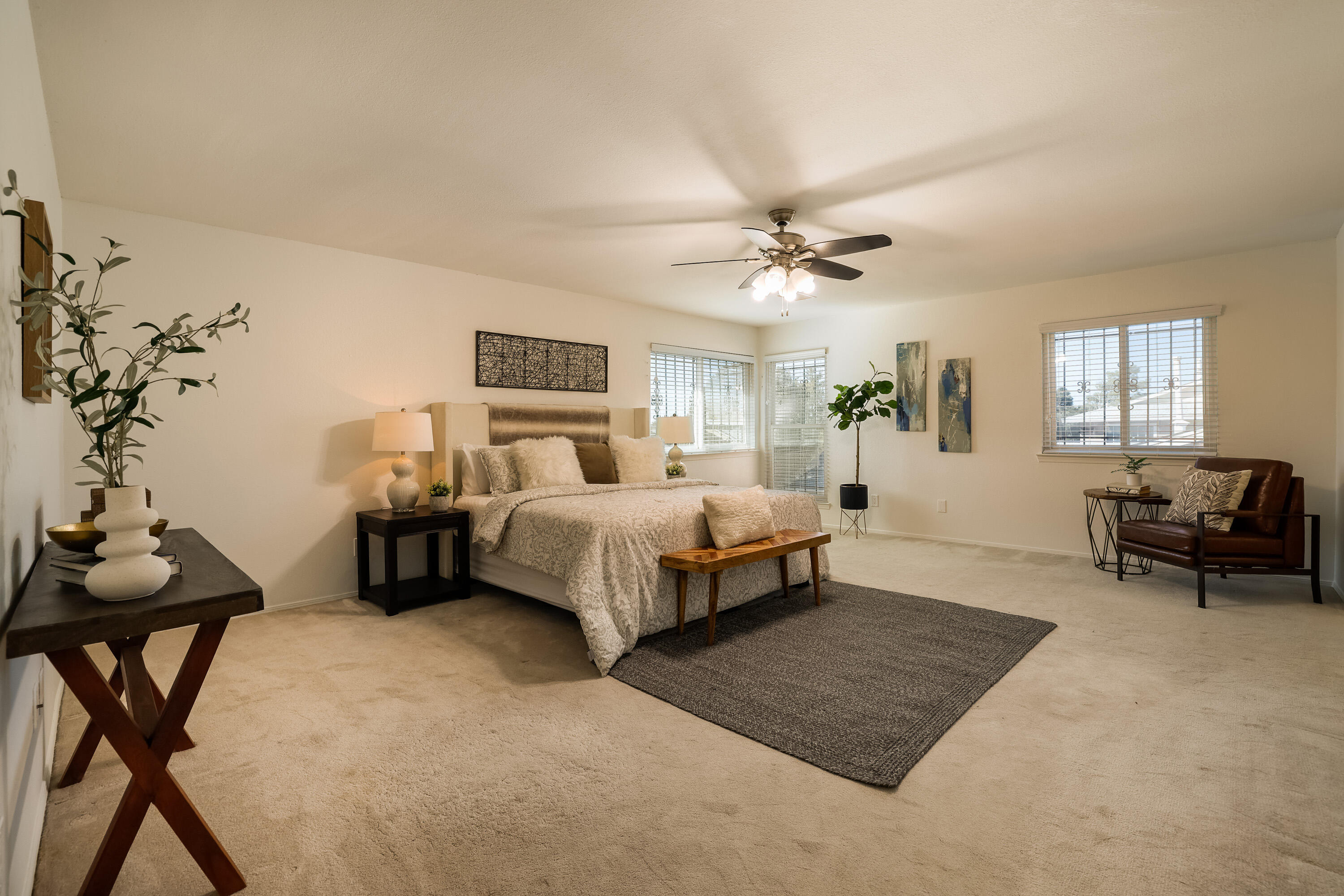 9605 LA PLAYA Street NE