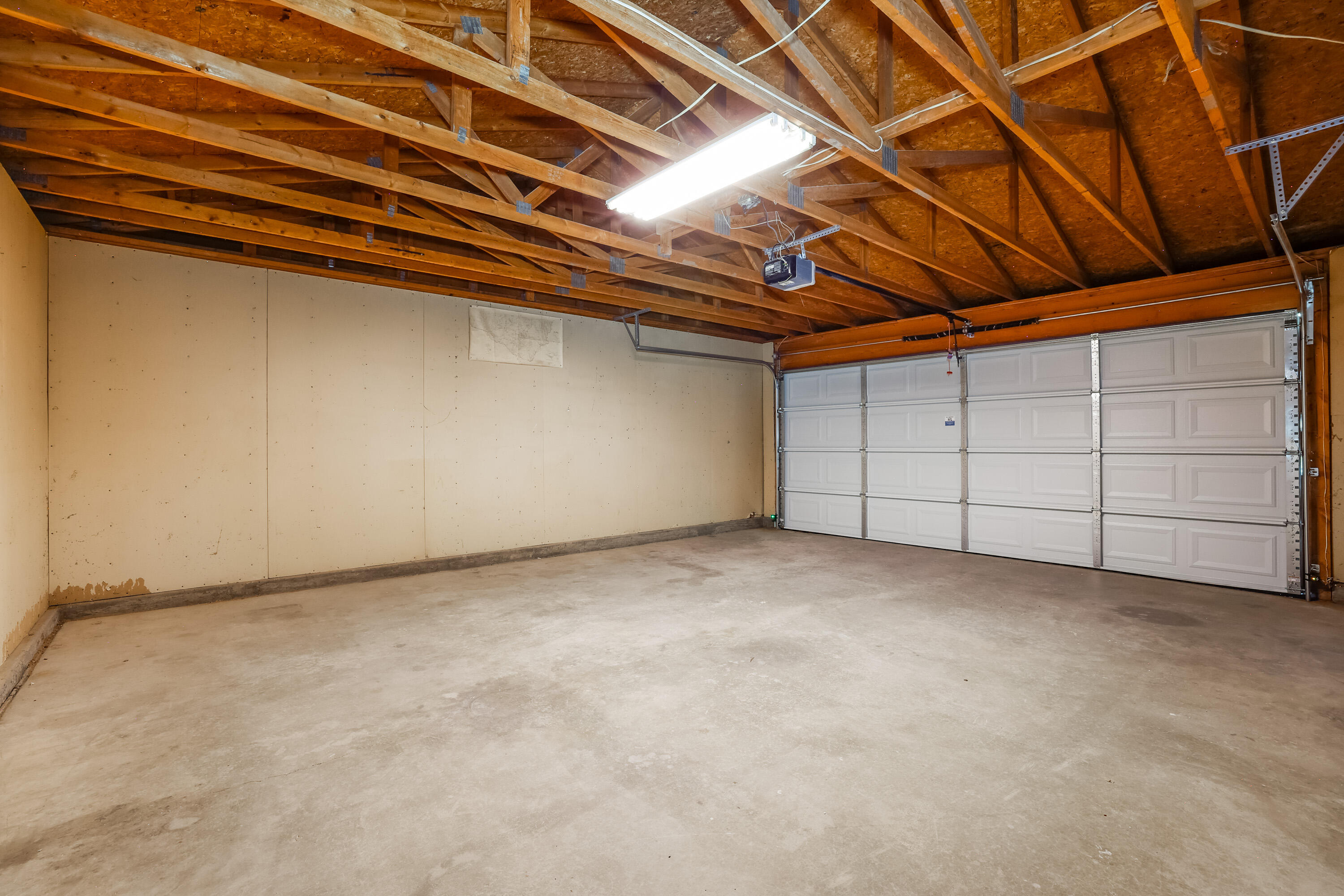 748 ORINOCO Drive SE