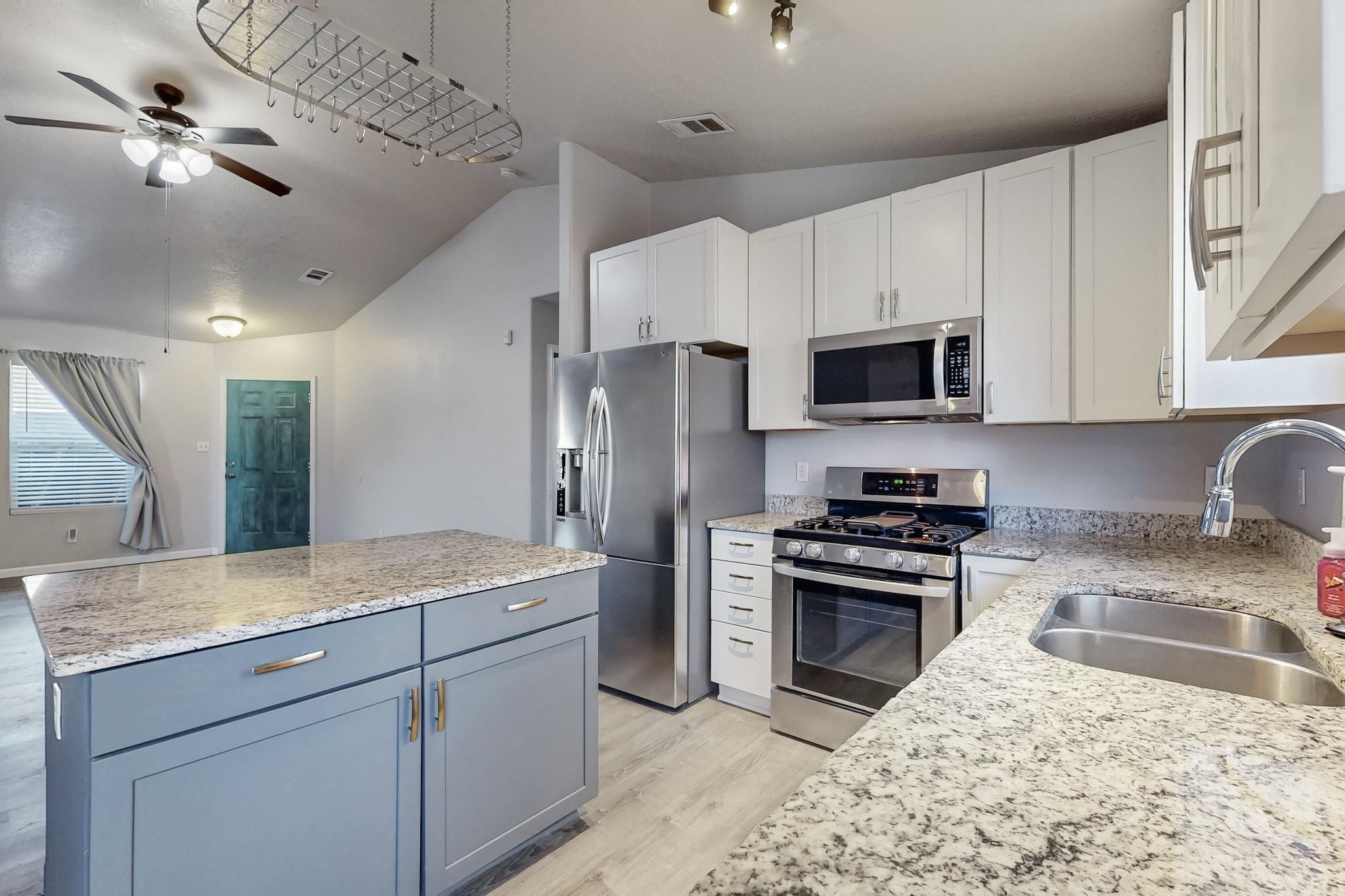 8015 VISTA ESTRELLA Lane SW