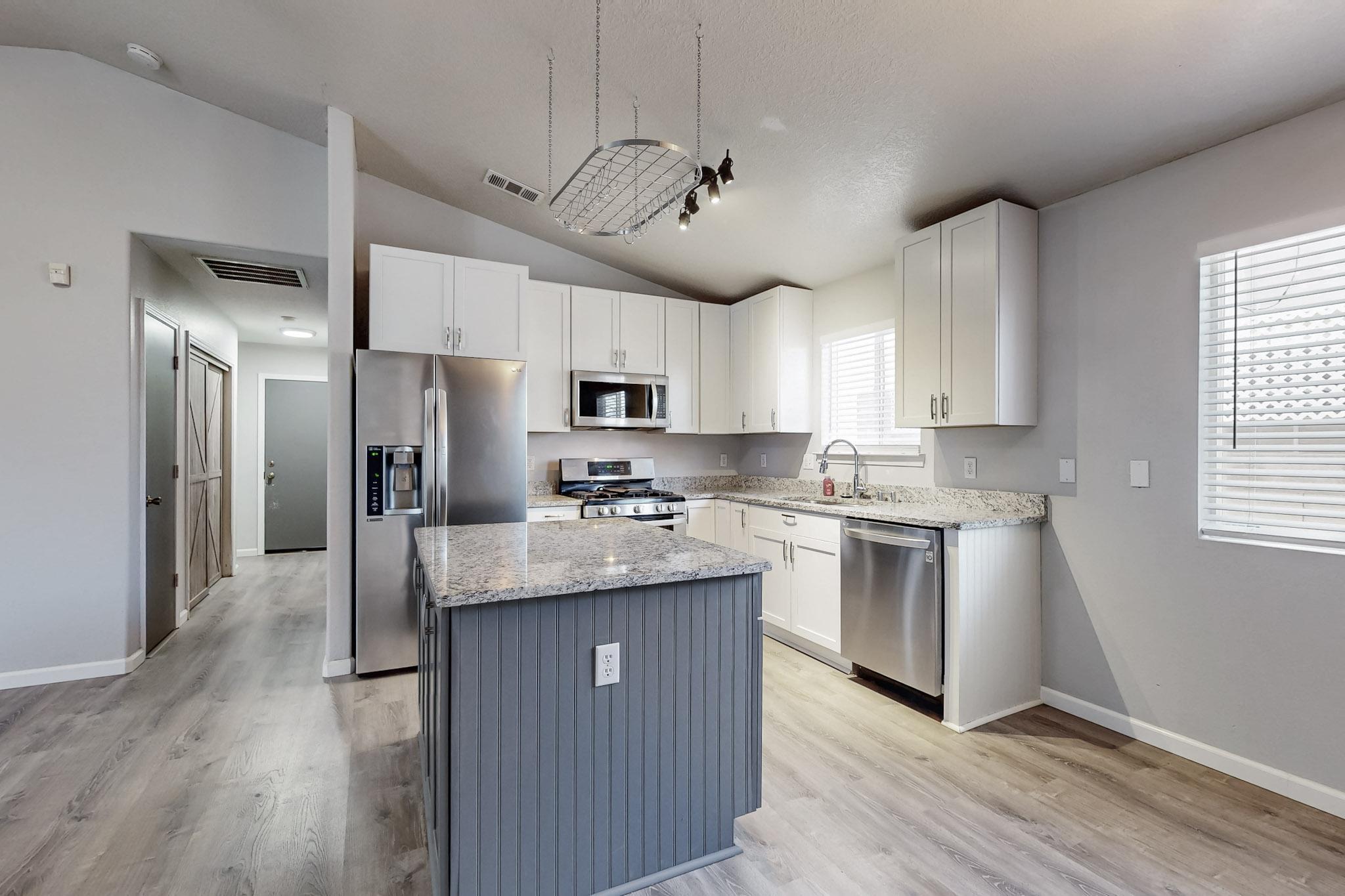 8015 VISTA ESTRELLA Lane SW