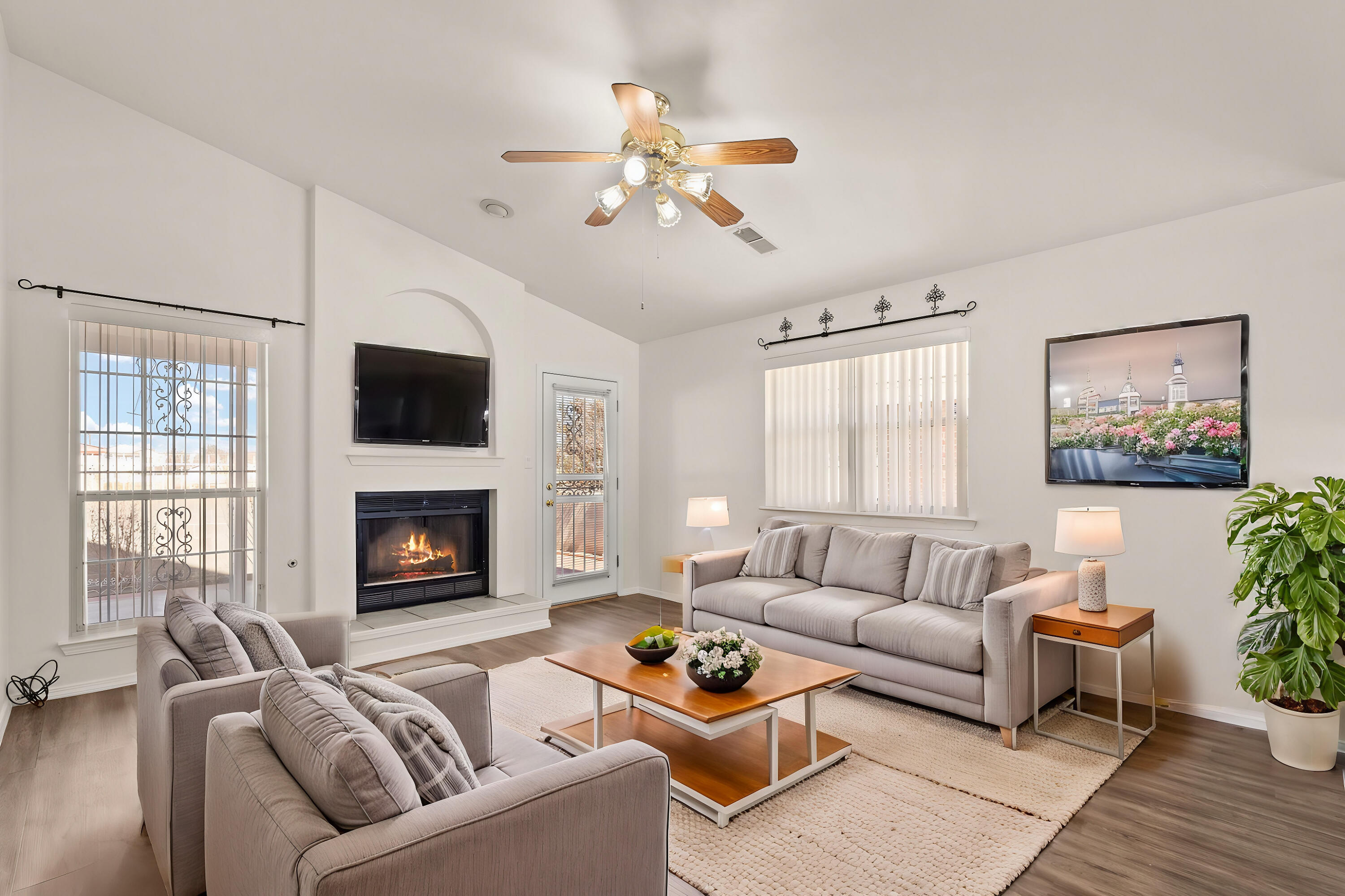 6783 FOREST HILLS Drive NE