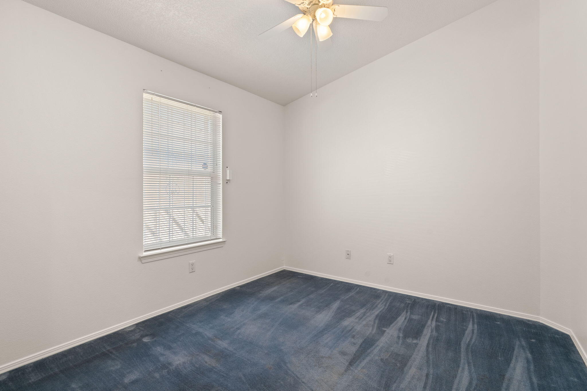 6783 FOREST HILLS Drive NE