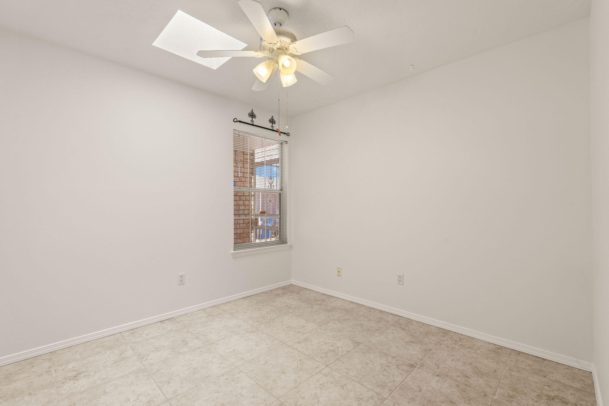 6783 FOREST HILLS Drive NE