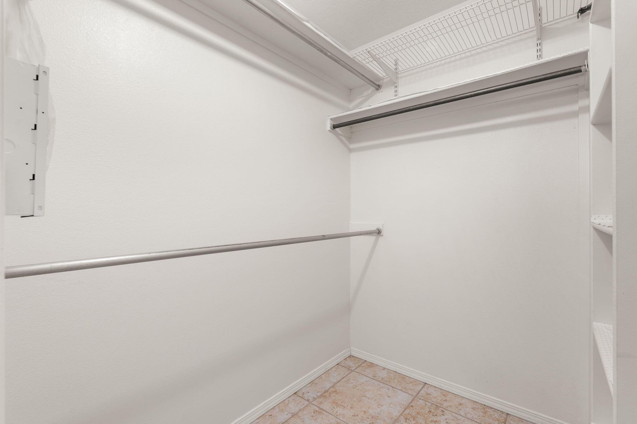 6783 FOREST HILLS Drive NE