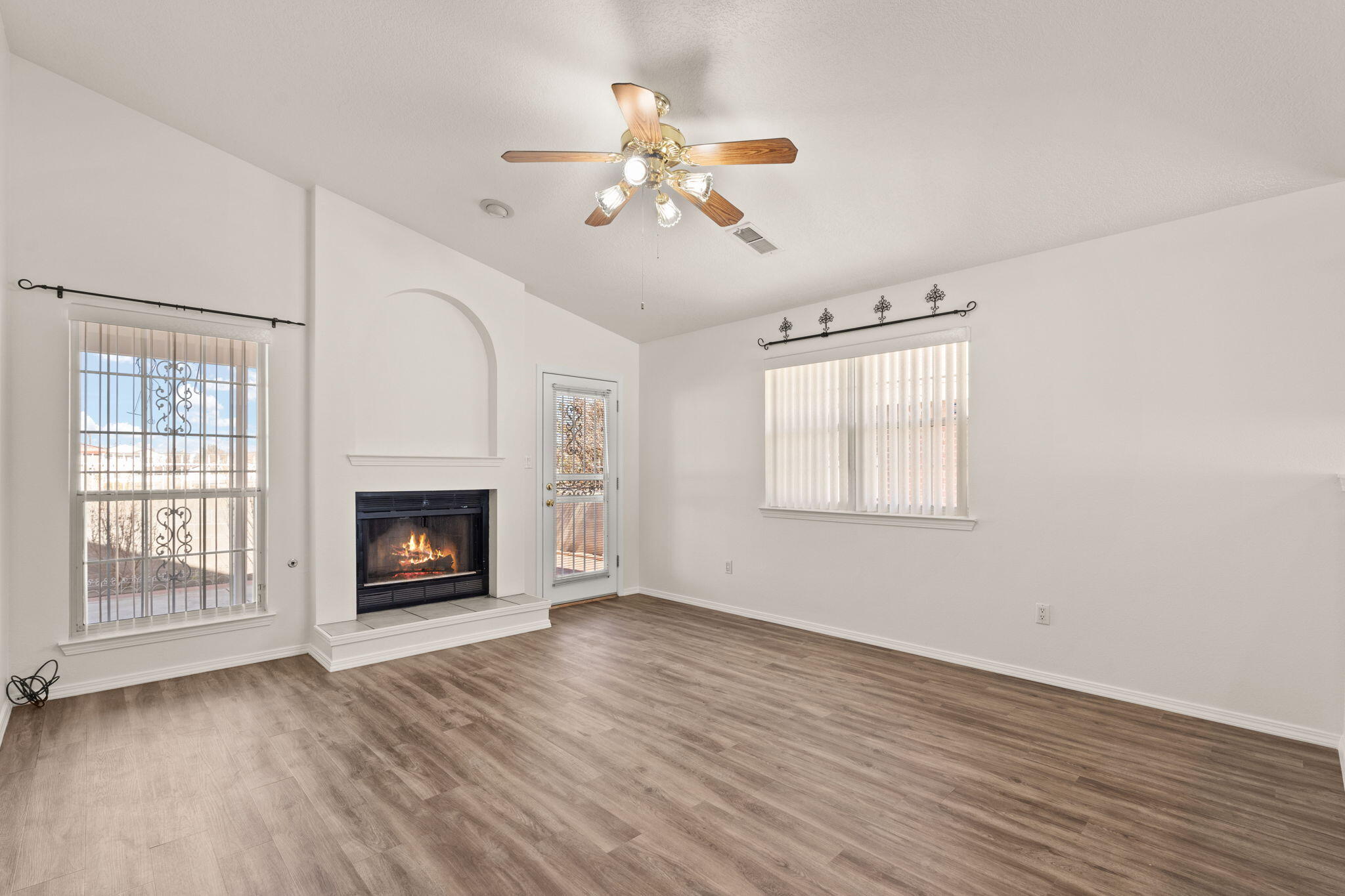 6783 FOREST HILLS Drive NE