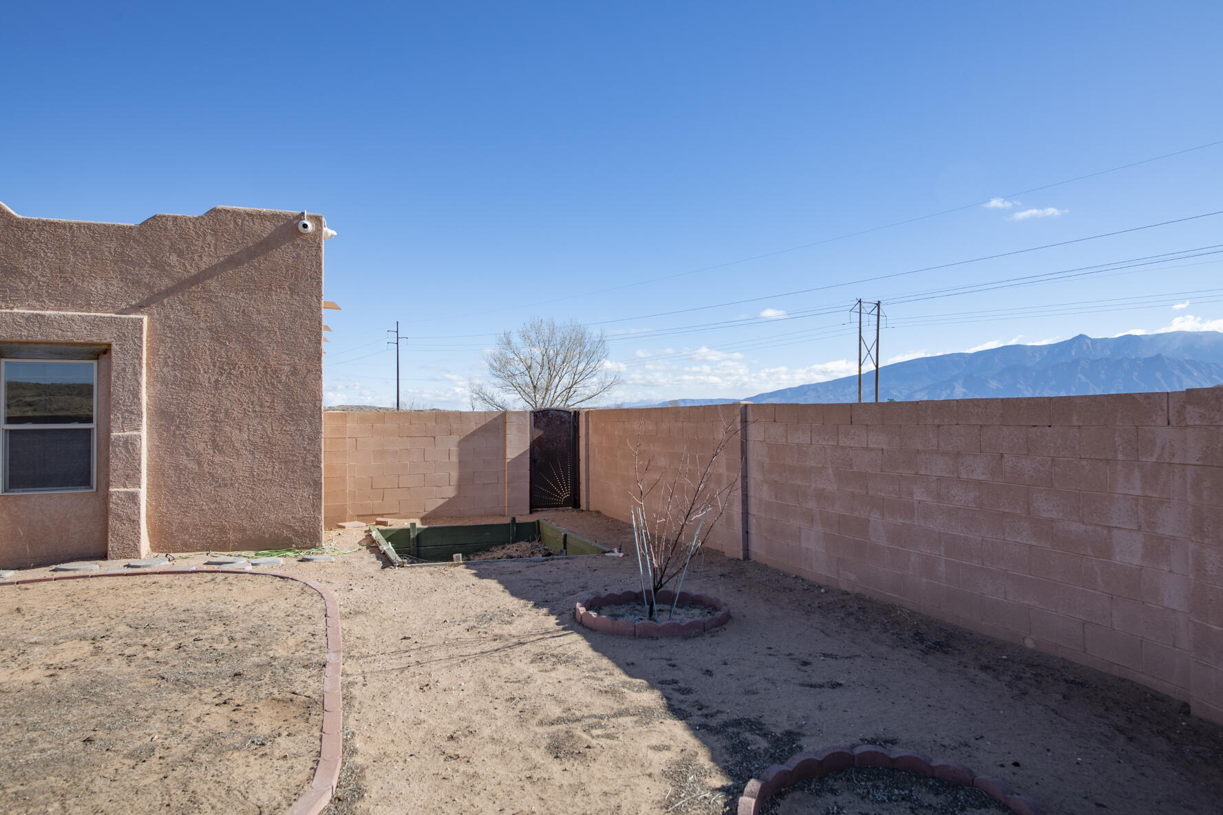 5000 BARANCA Drive NE