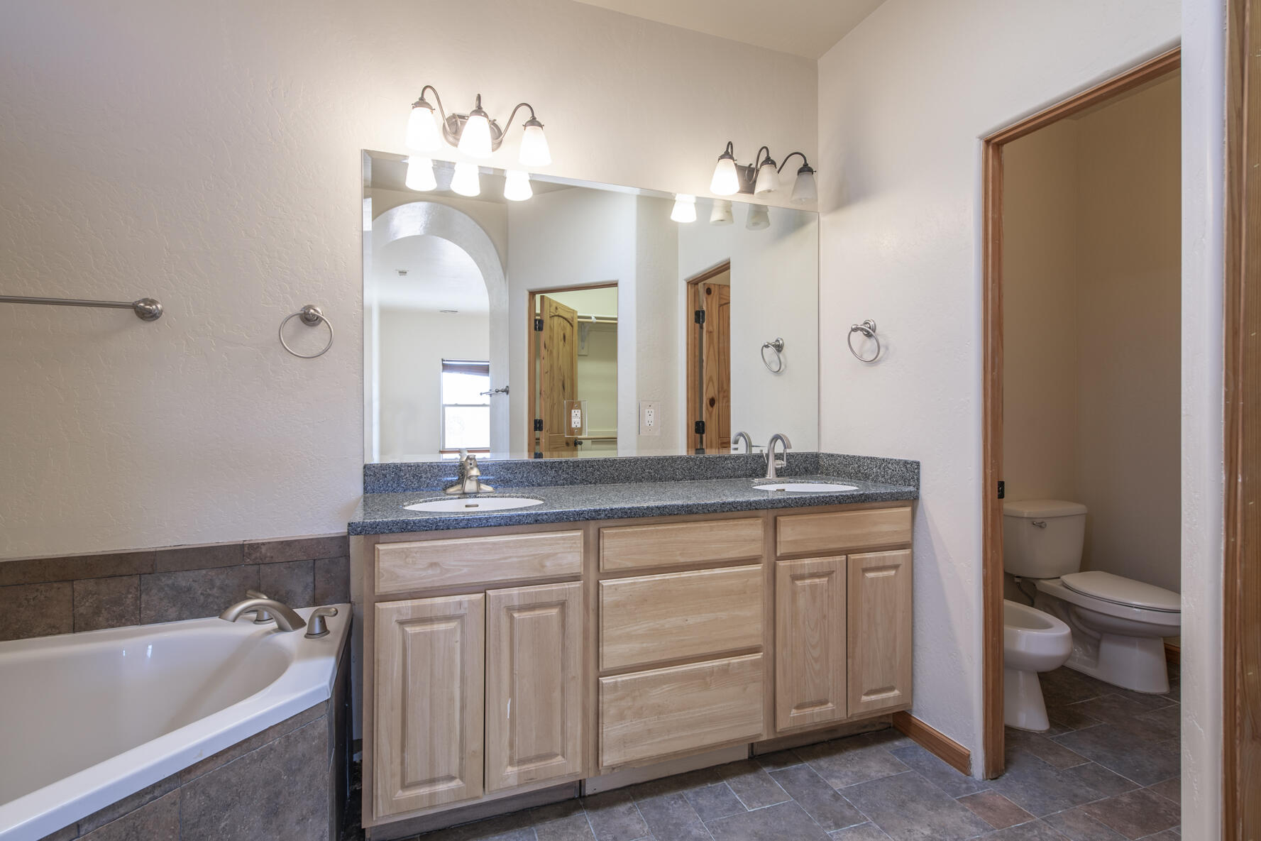 5000 BARANCA Drive NE