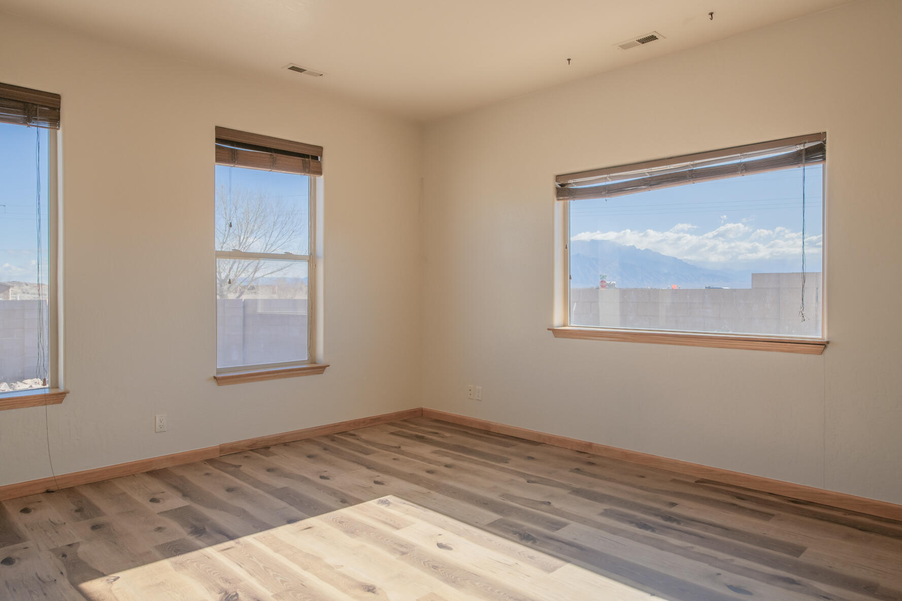 5000 BARANCA Drive NE