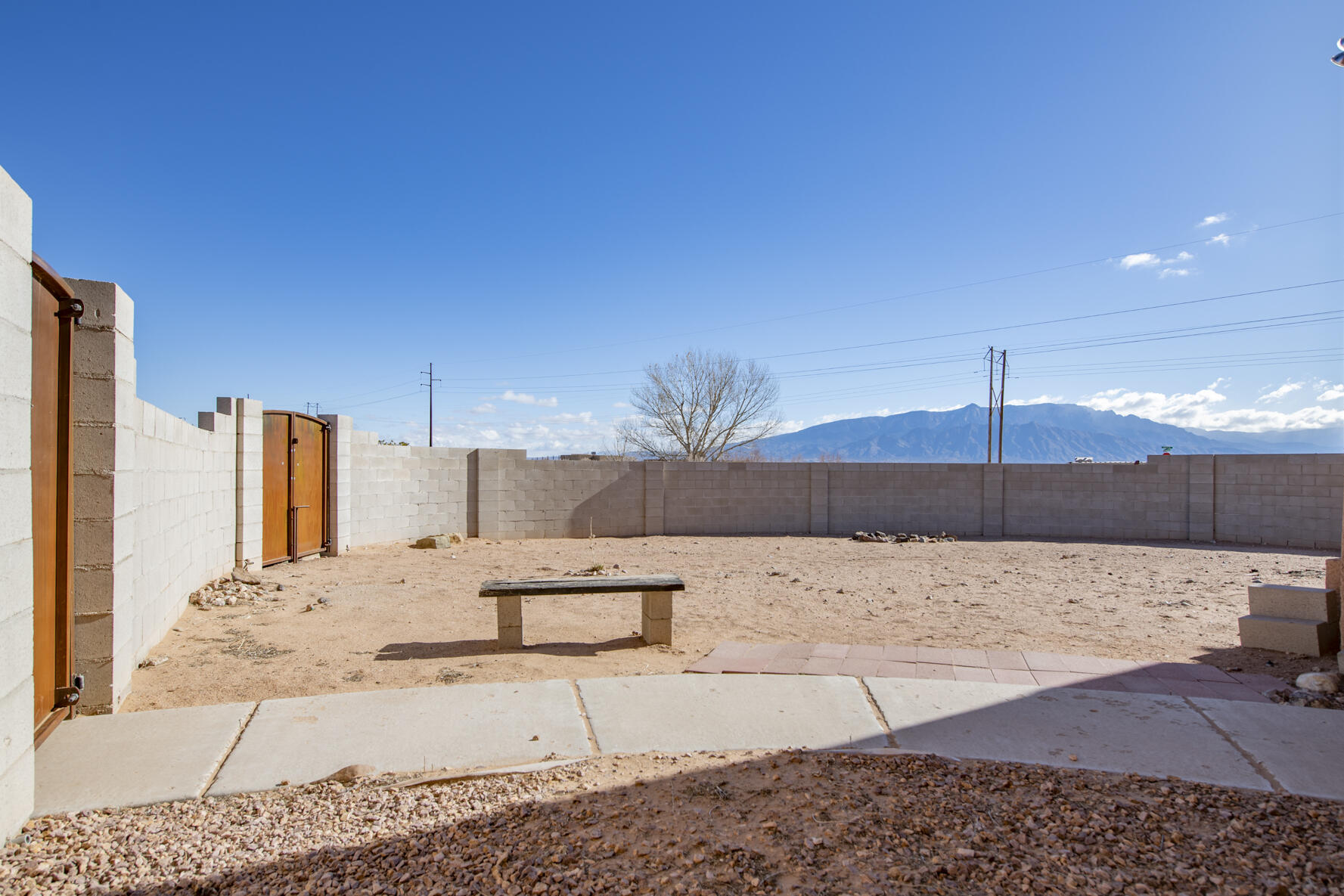 5000 BARANCA Drive NE