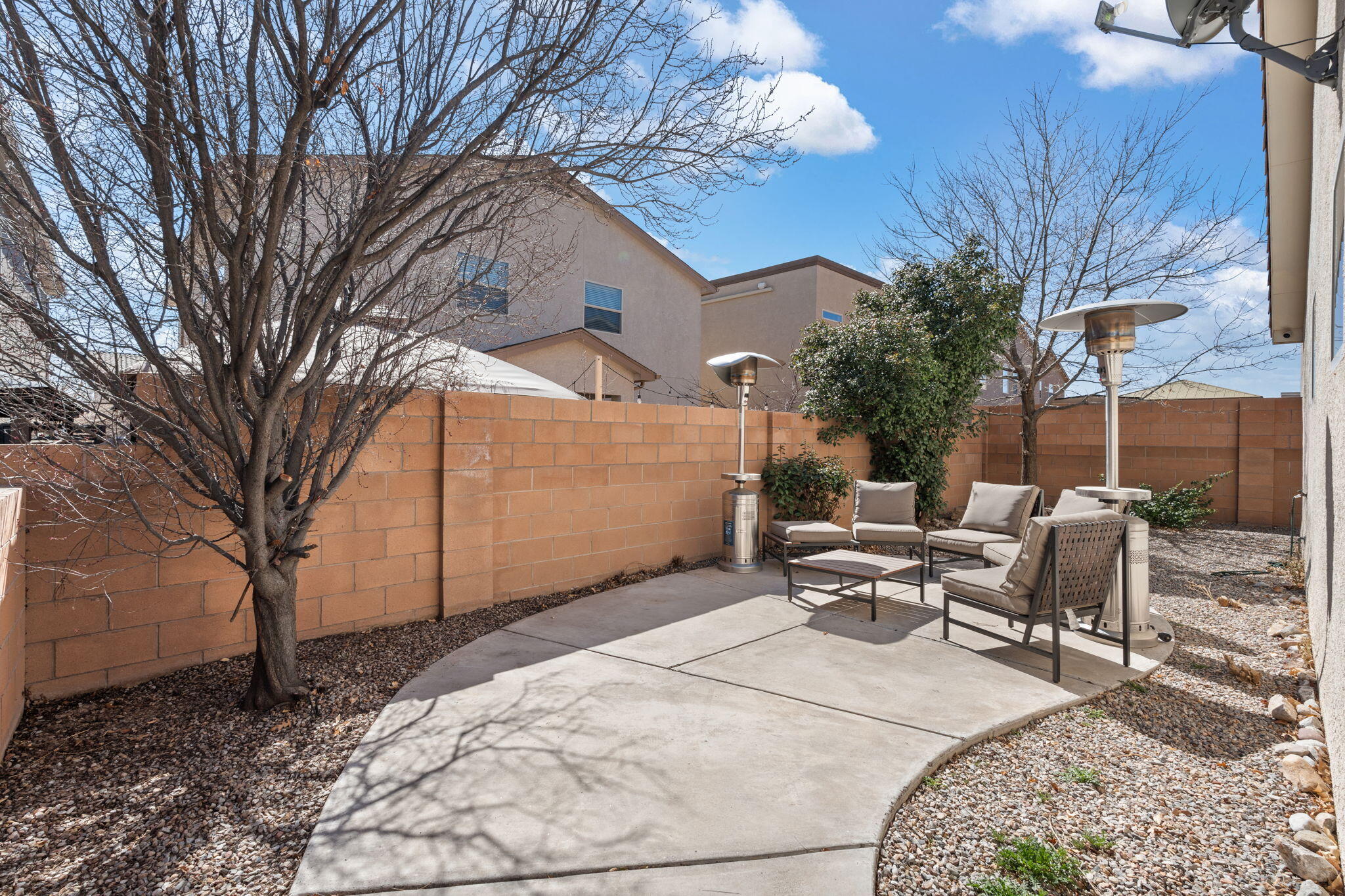 5872 ERMEMIN Avenue NW