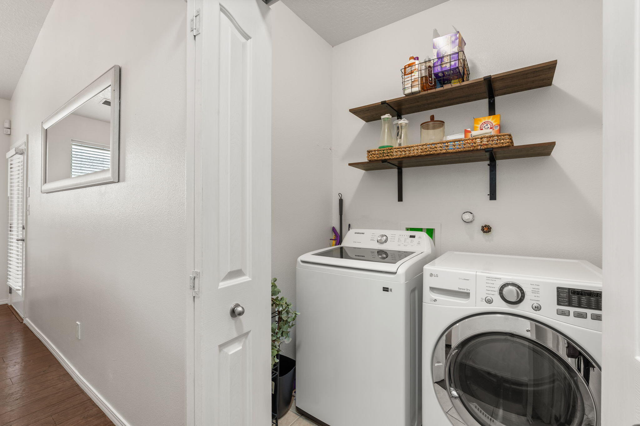 5872 ERMEMIN Avenue NW