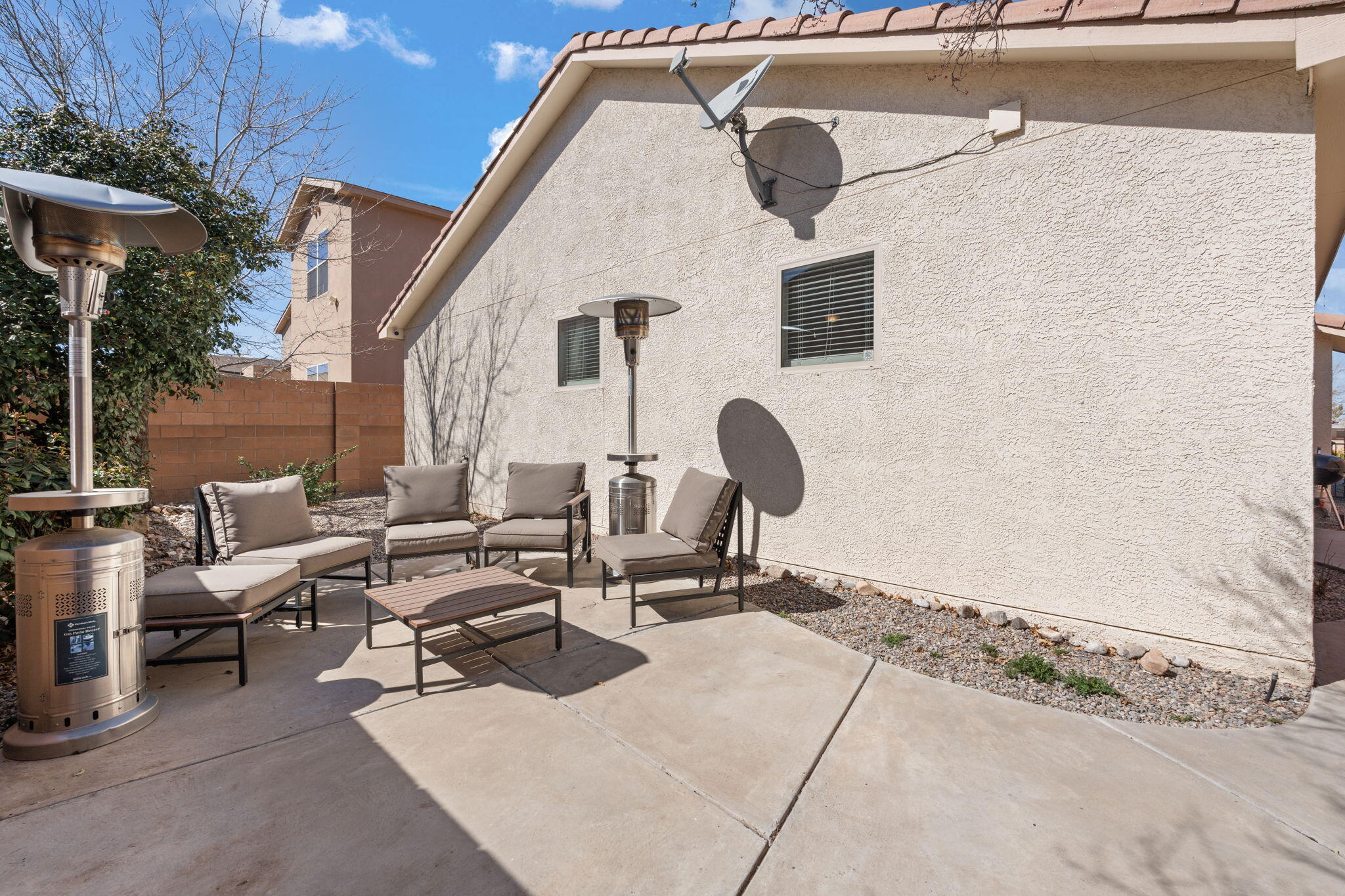 5872 ERMEMIN Avenue NW