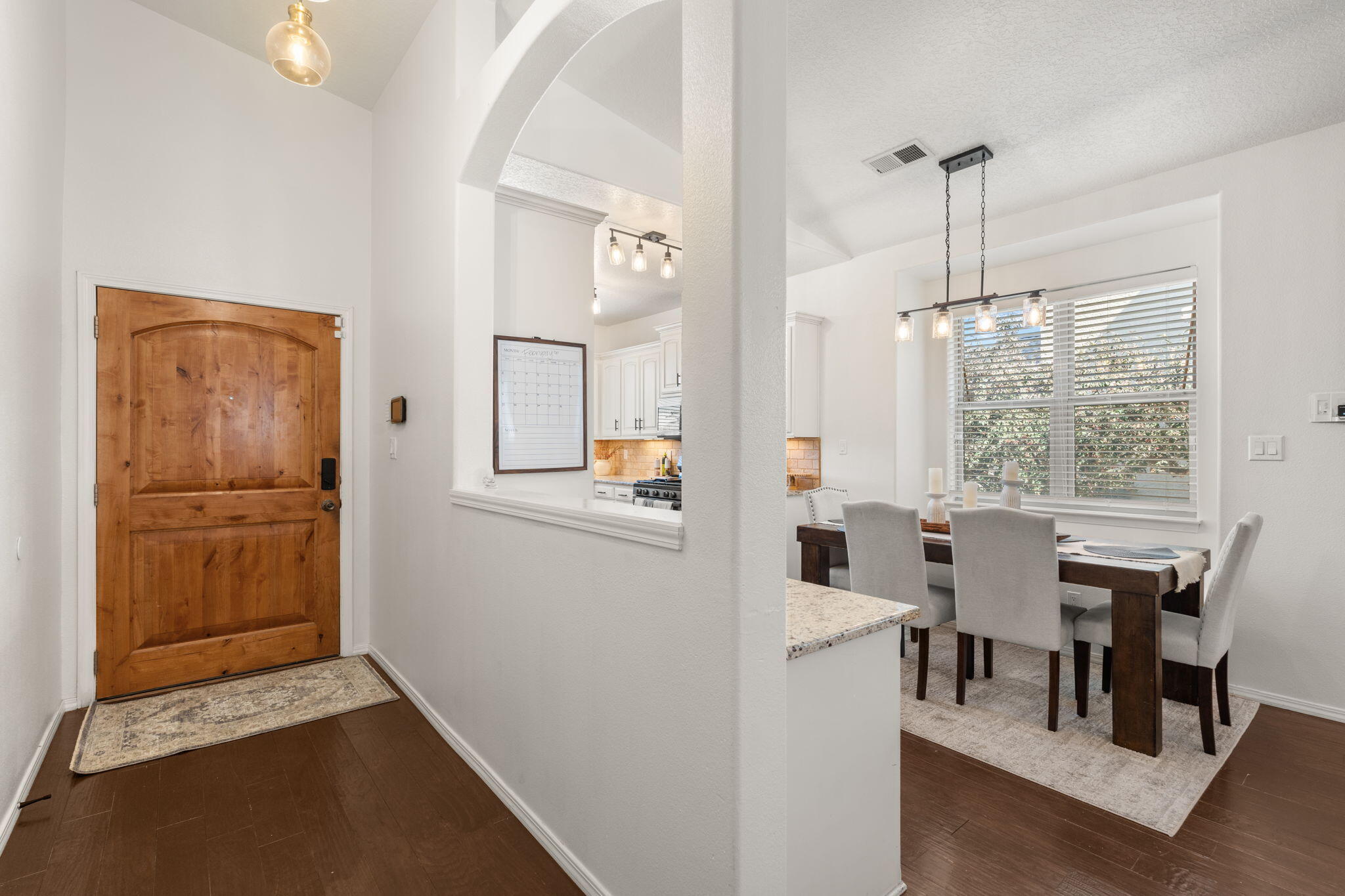 5872 ERMEMIN Avenue NW