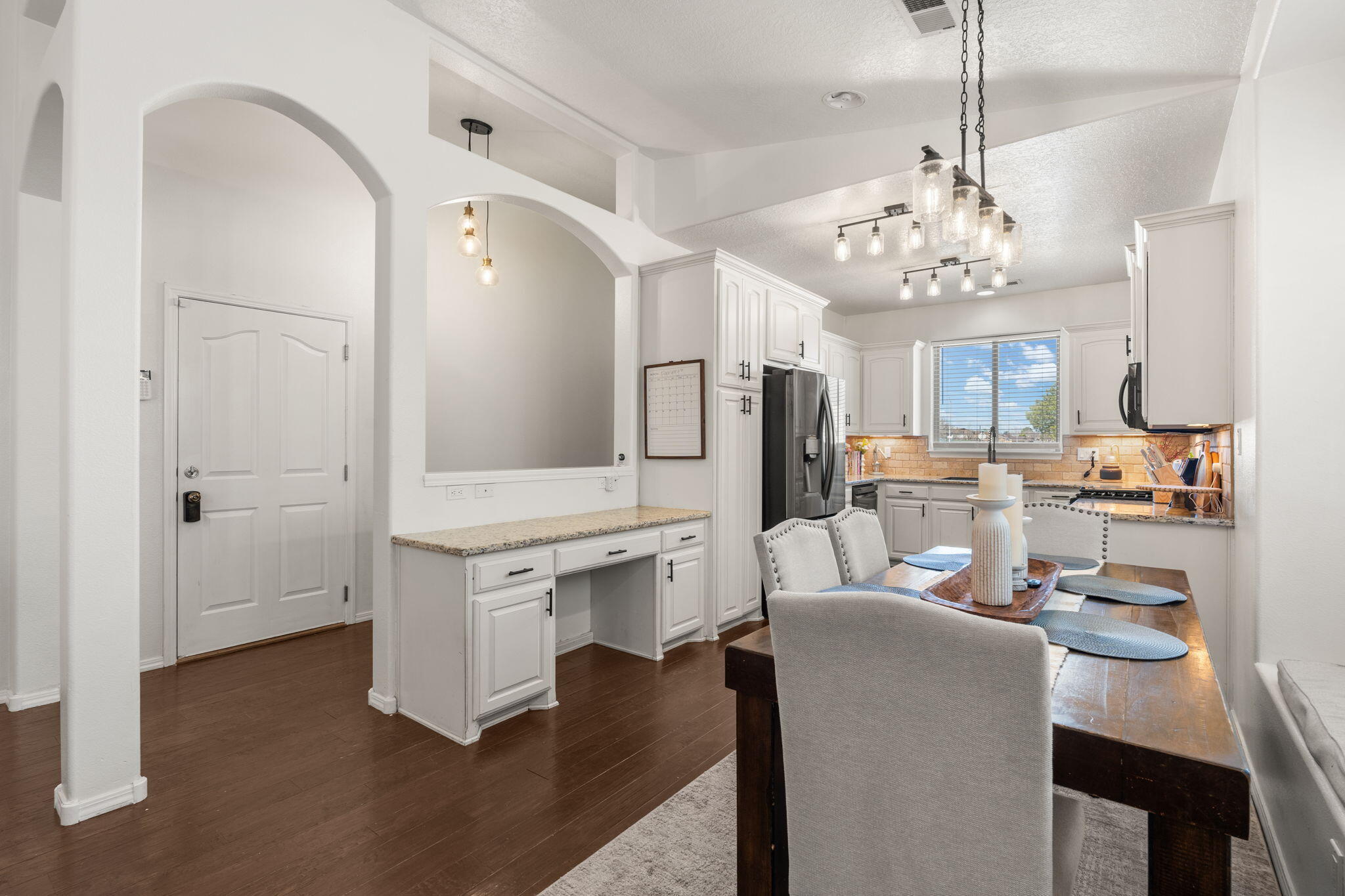 5872 ERMEMIN Avenue NW