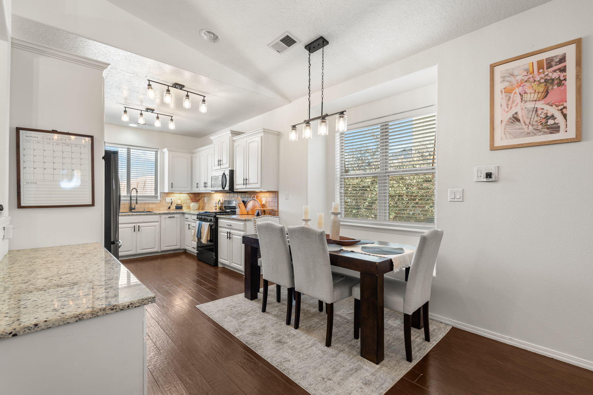 5872 ERMEMIN Avenue NW