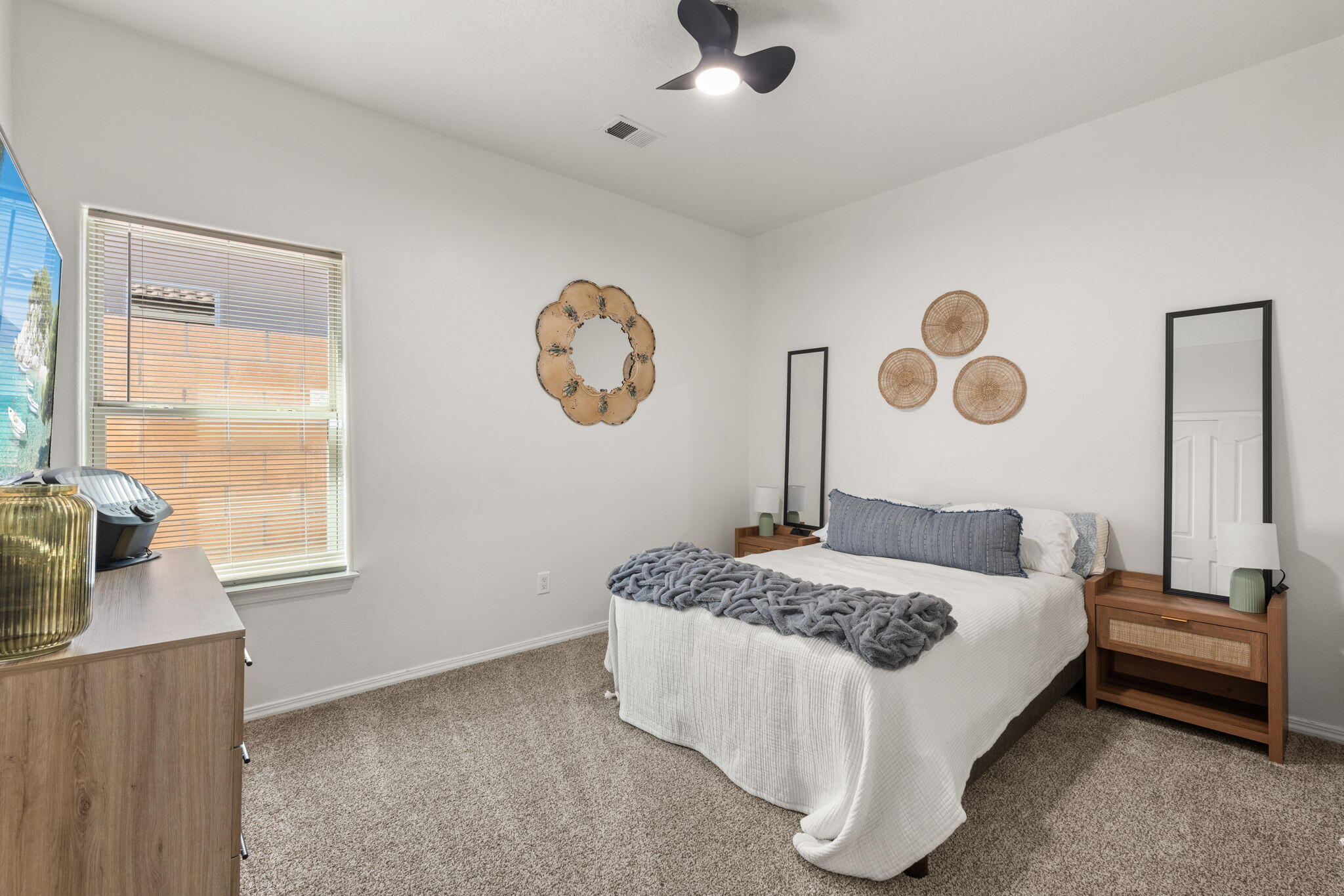 5872 ERMEMIN Avenue NW