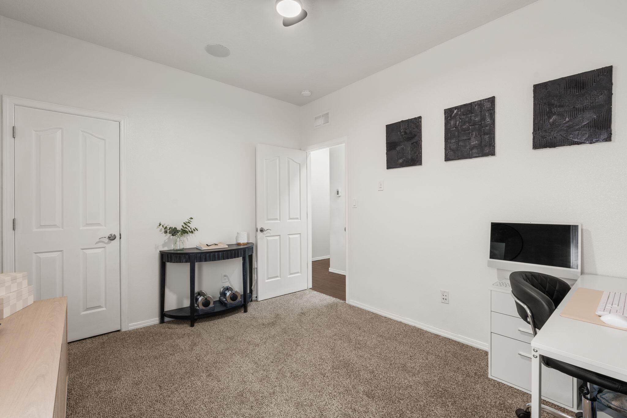 5872 ERMEMIN Avenue NW