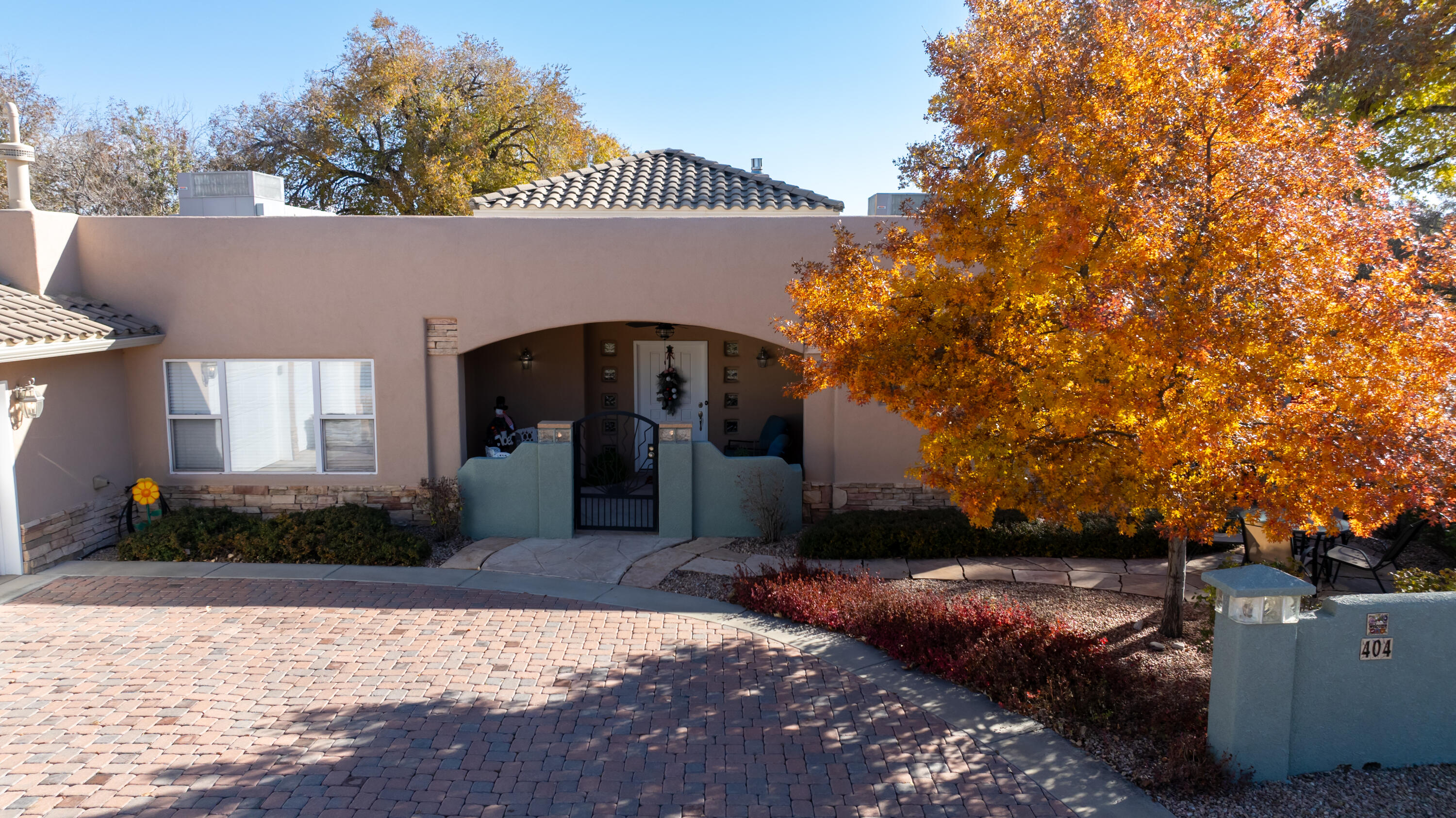 404 CILANTRO Lane NW