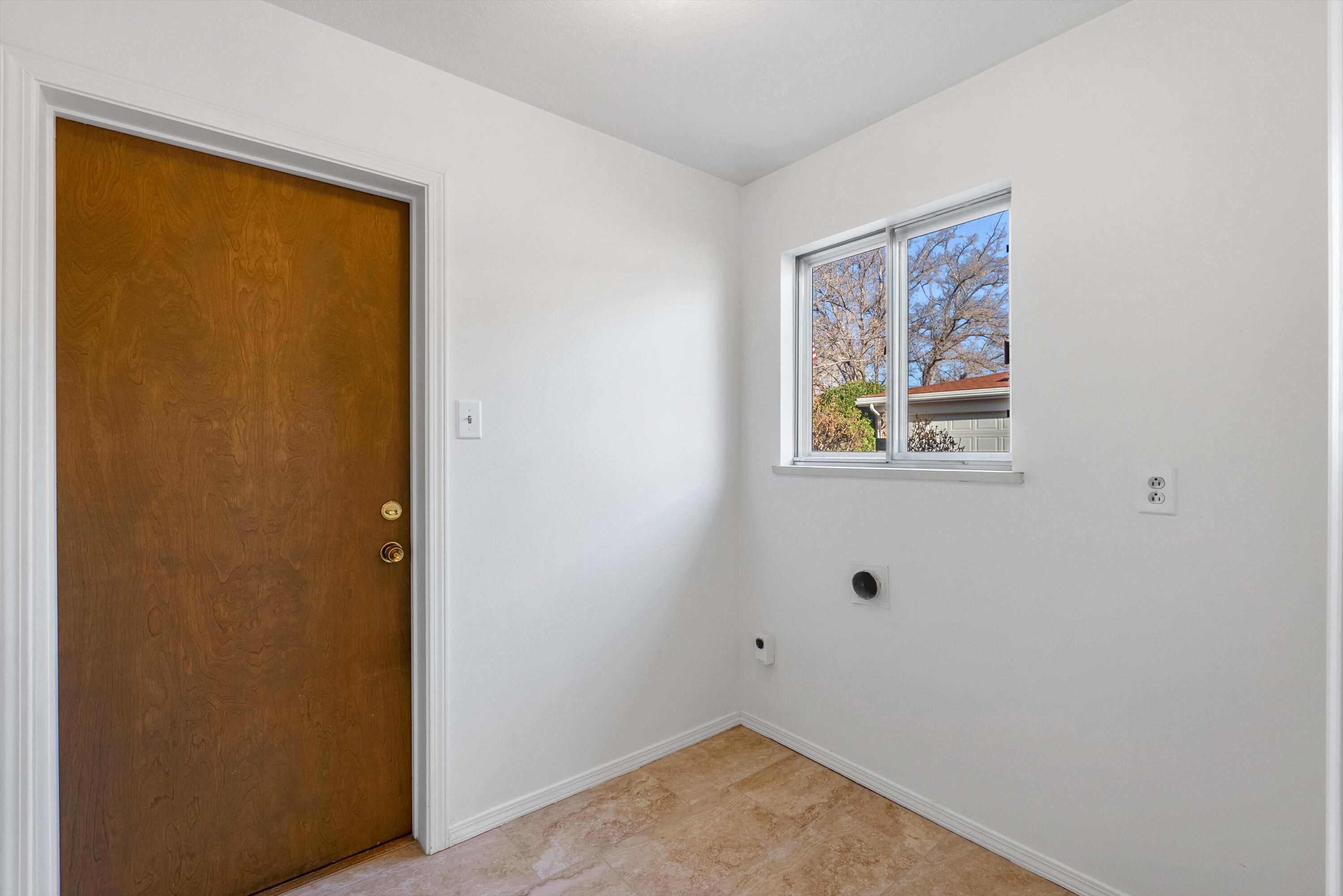 2808 DALLAS Street NE