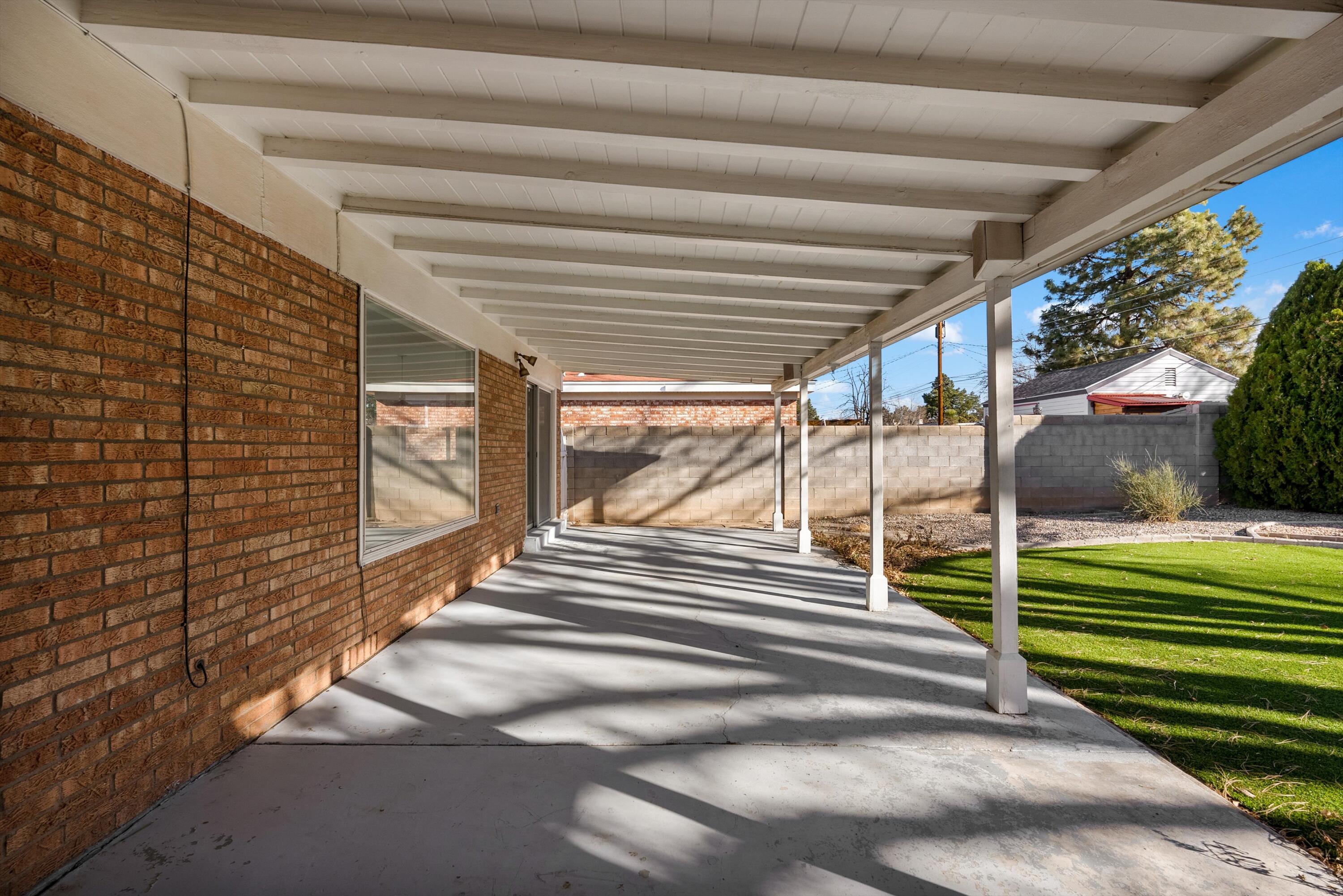 2808 DALLAS Street NE