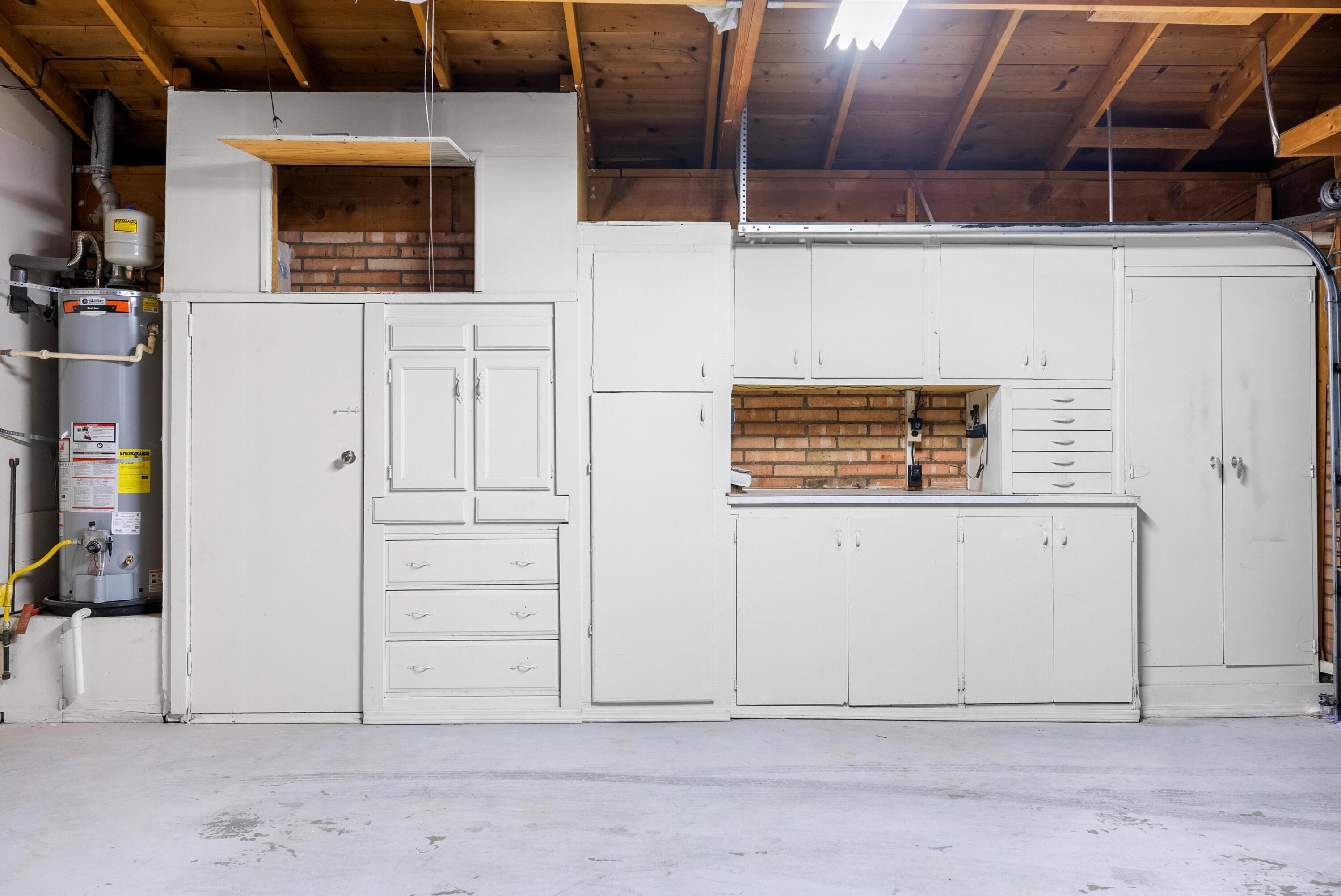 2808 DALLAS Street NE