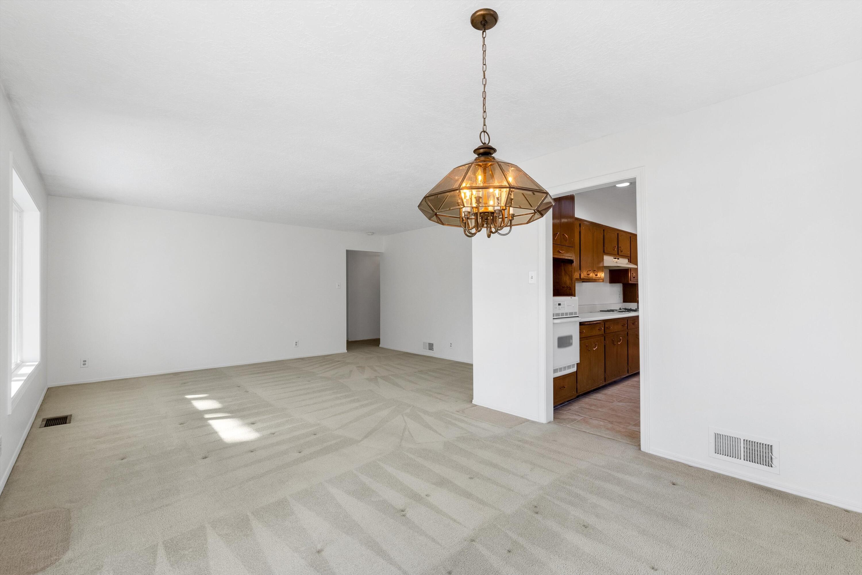 2808 DALLAS Street NE