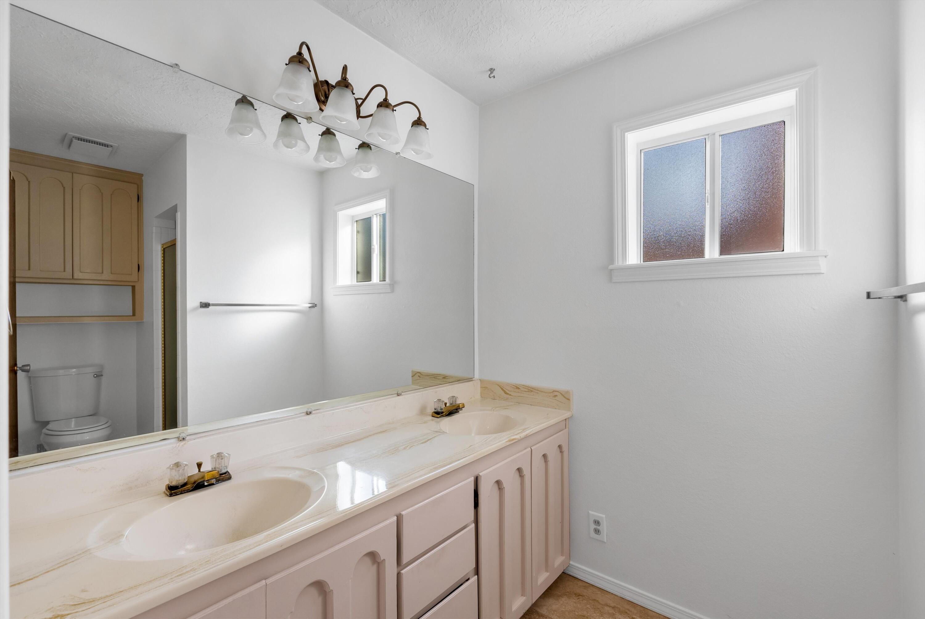 2808 DALLAS Street NE