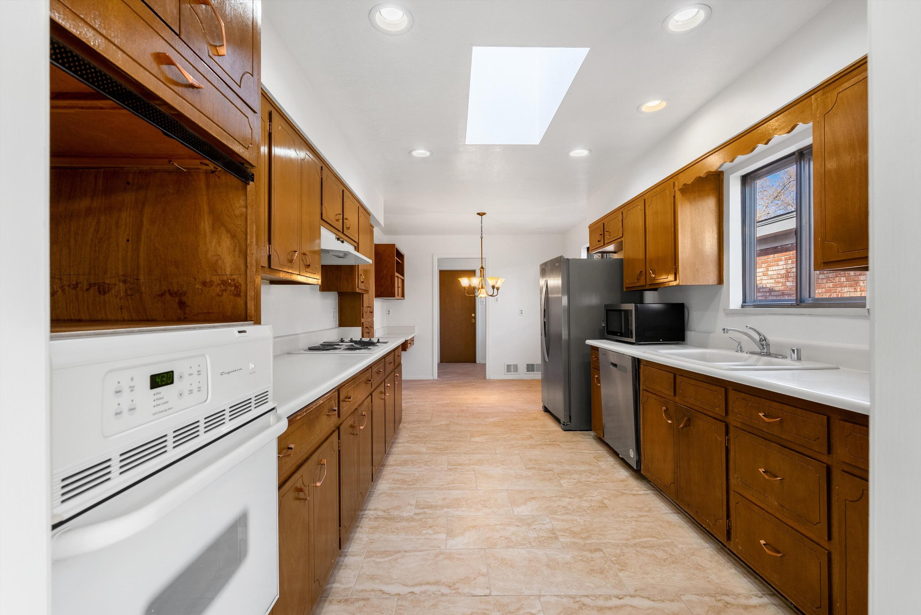 2808 DALLAS Street NE