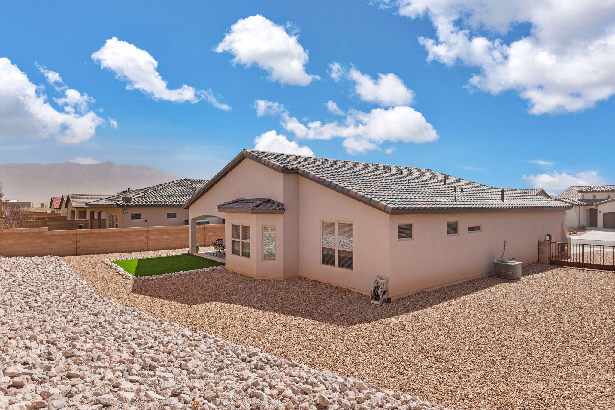 7232 ALDAN Drive NE
