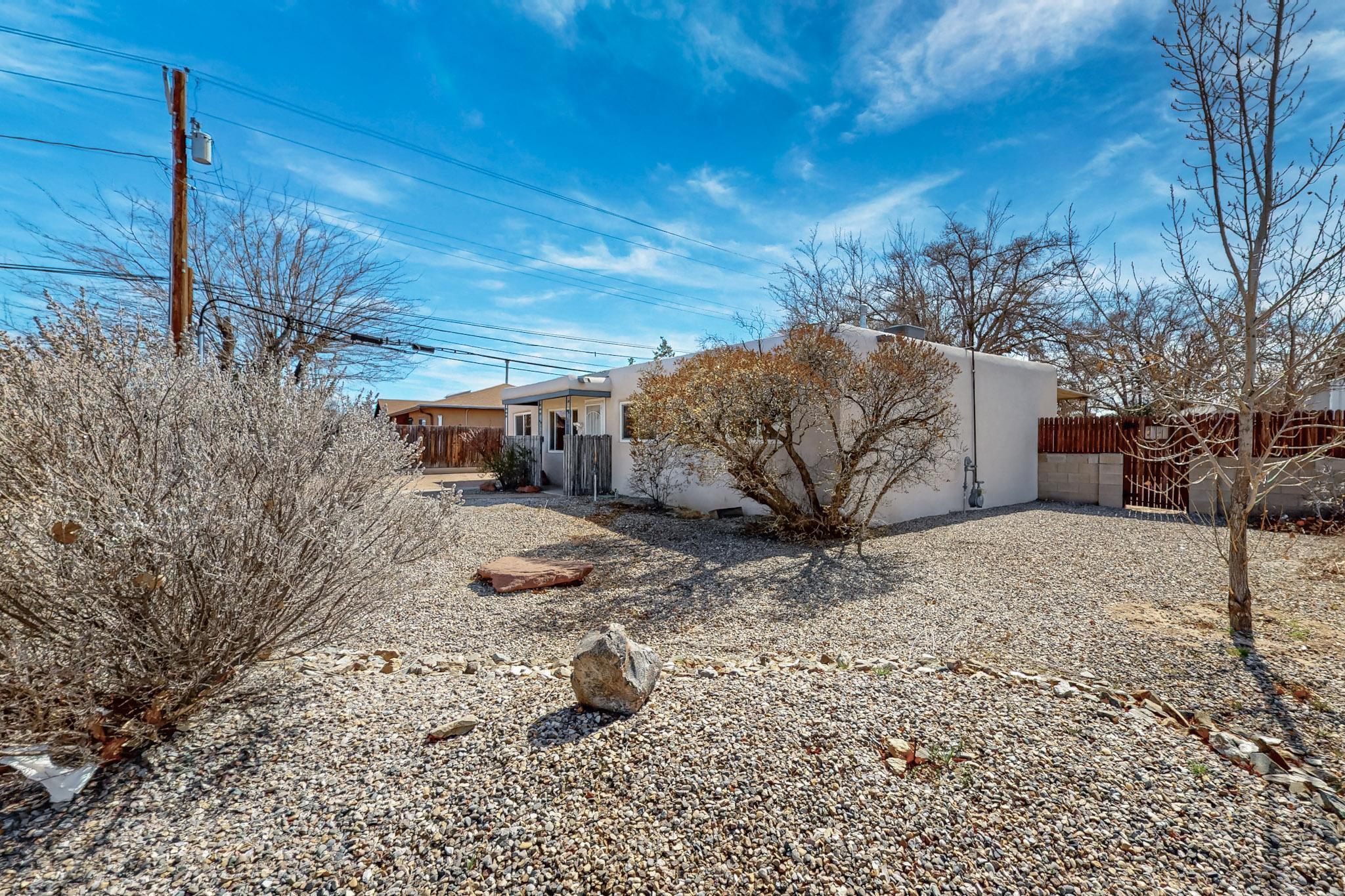 3608 COMANCHE Road NE