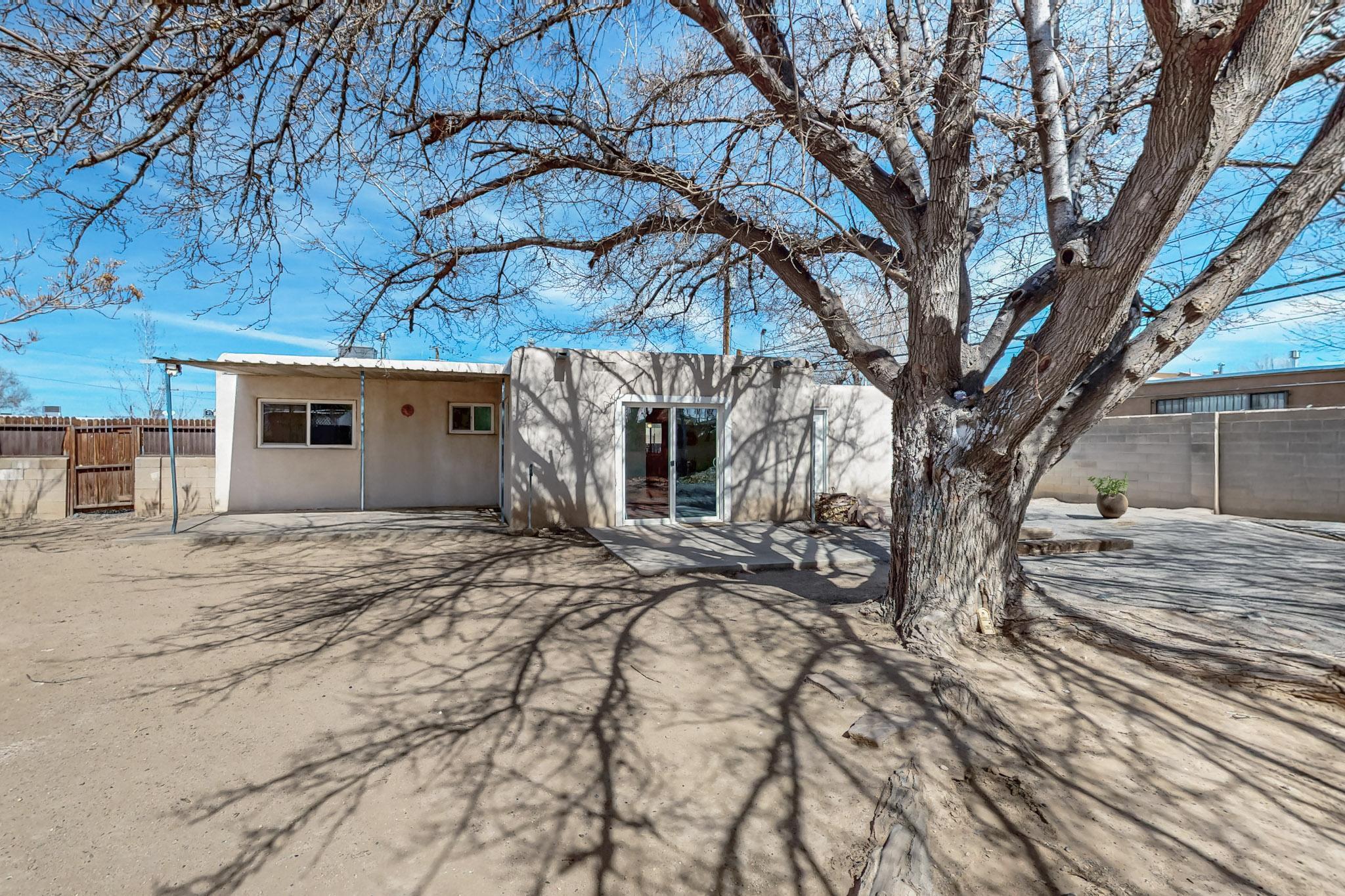 3608 COMANCHE Road NE