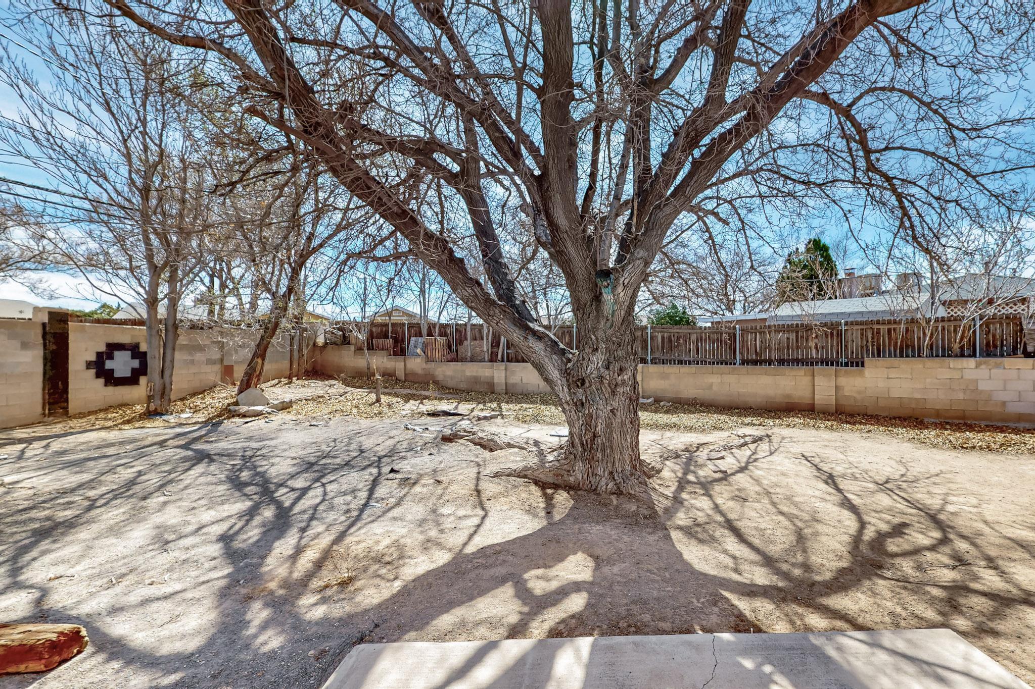 3608 COMANCHE Road NE