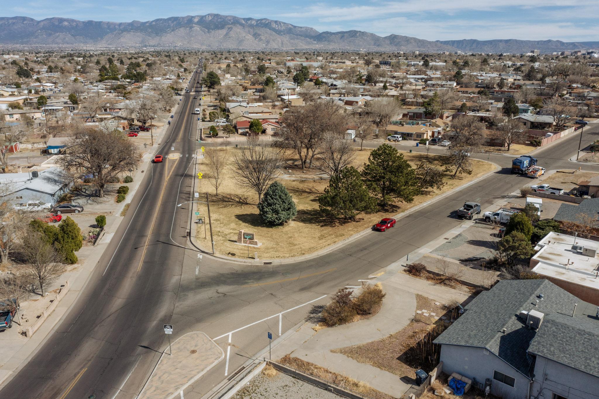 3608 COMANCHE Road NE