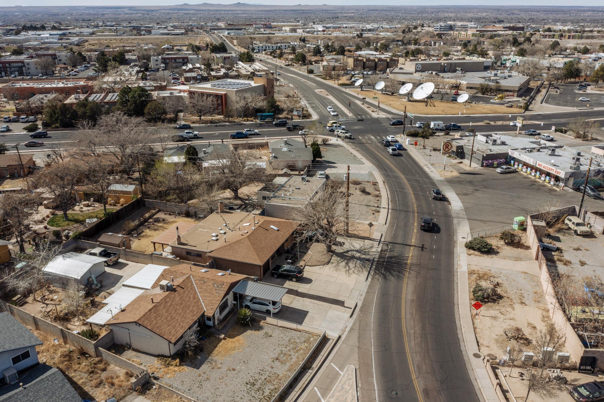 3608 COMANCHE Road NE