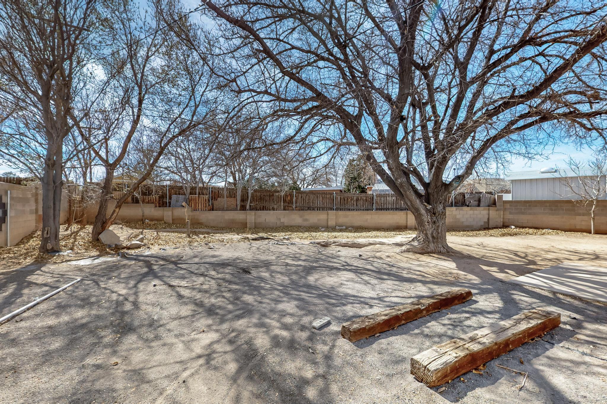 3608 COMANCHE Road NE