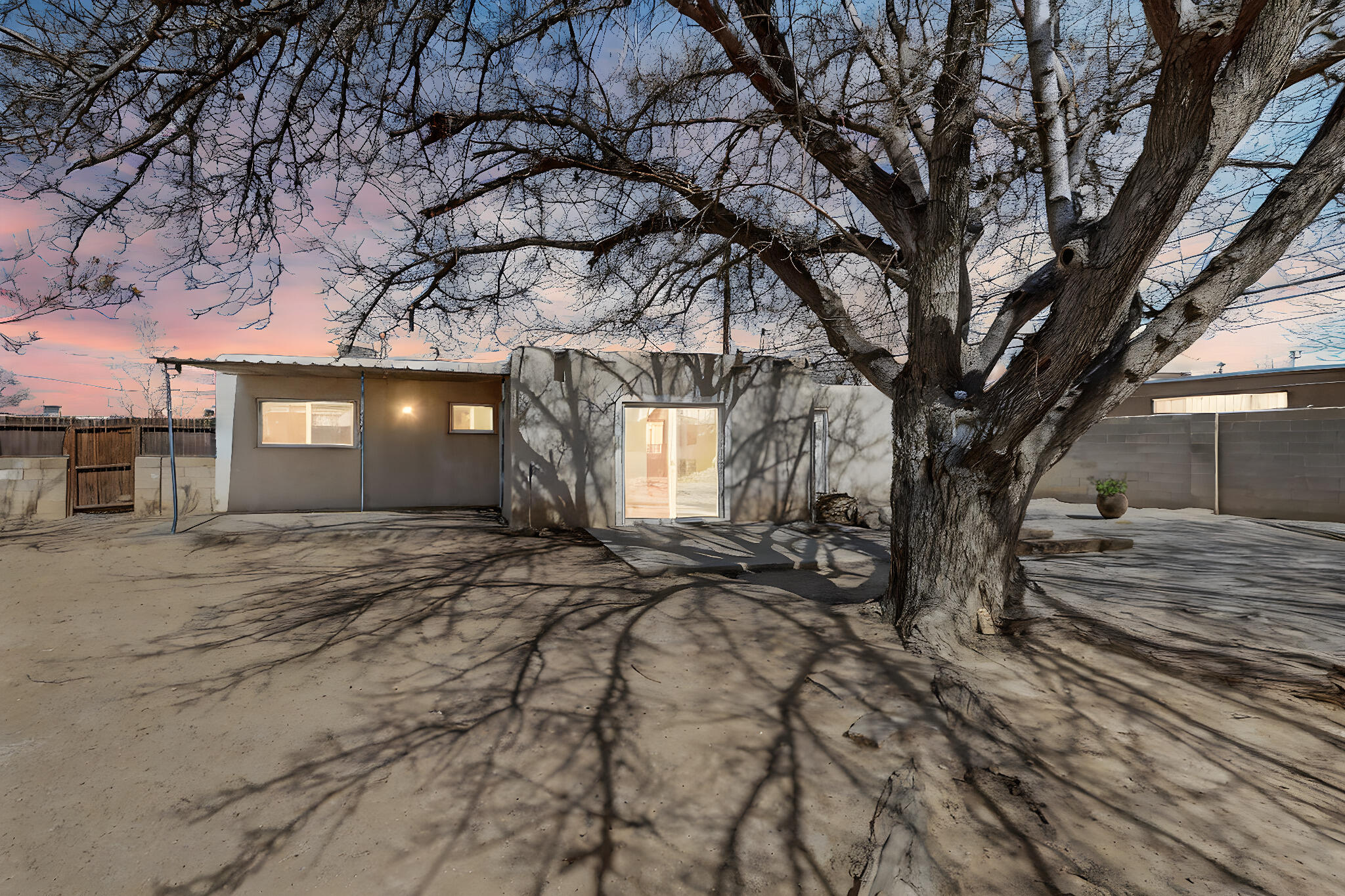 3608 COMANCHE Road NE